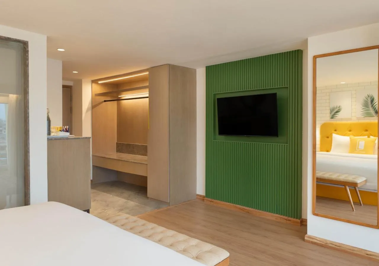 Bedroom, Bed in Bloom Boutique l Dal Lake