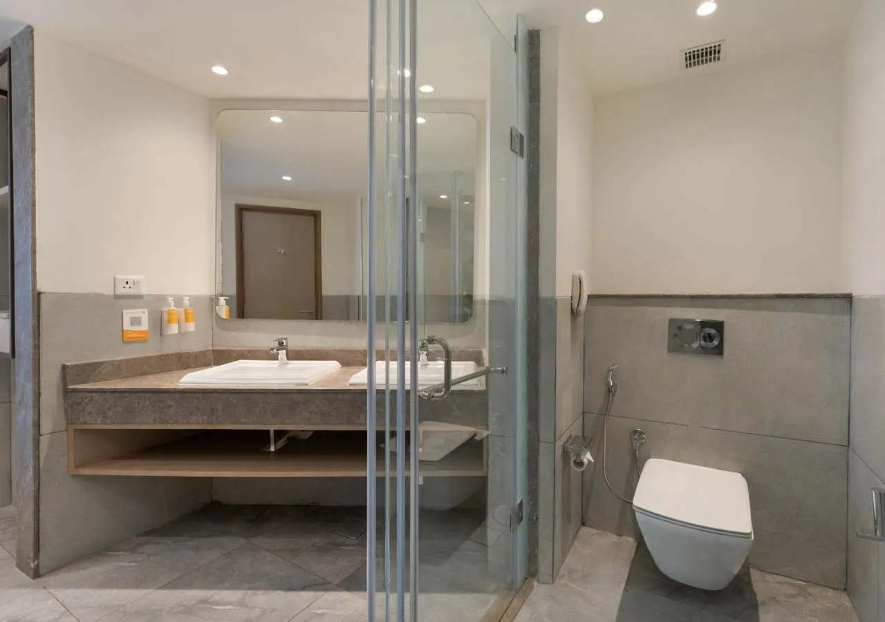 Bathroom in Bloom Boutique l Dal Lake