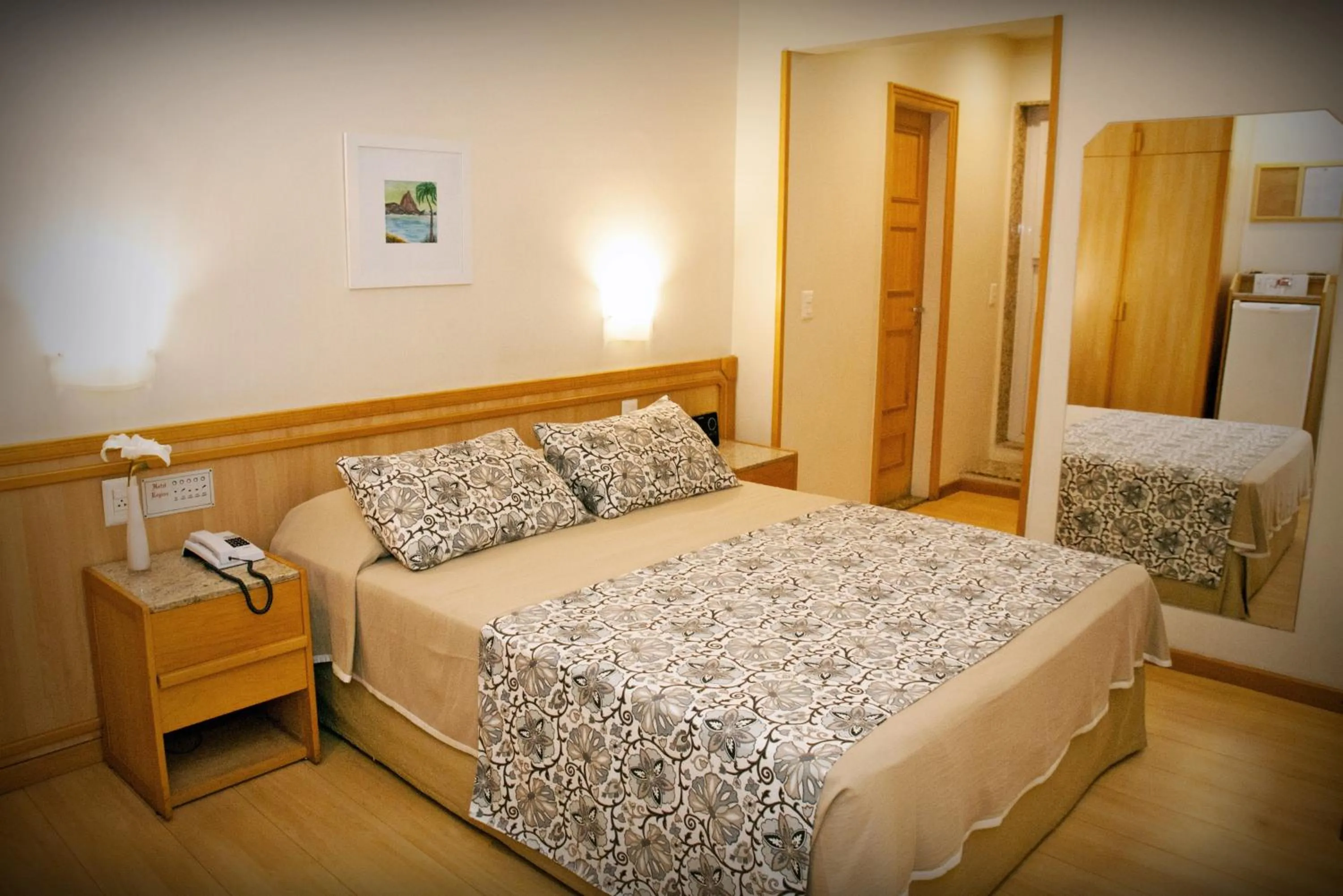 Bedroom, Bed in Hotel Regina Rio de Janeiro