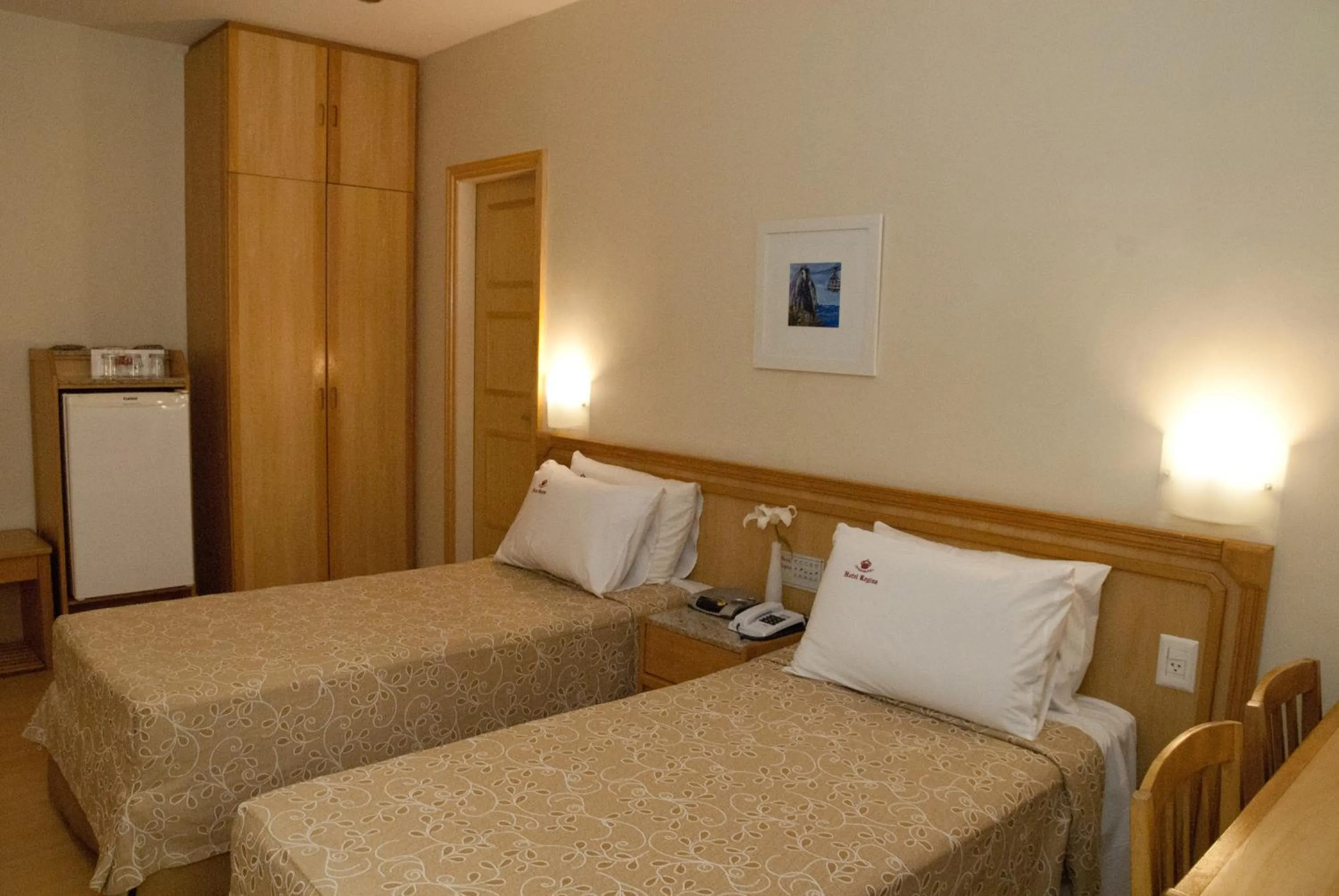 Bedroom, Bed in Hotel Regina Rio de Janeiro