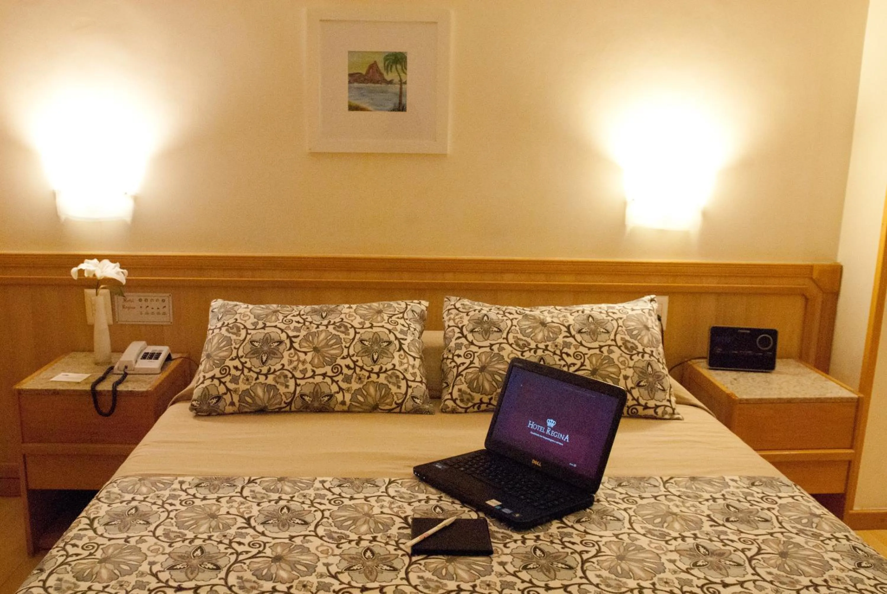 Bedroom, Bed in Hotel Regina Rio de Janeiro