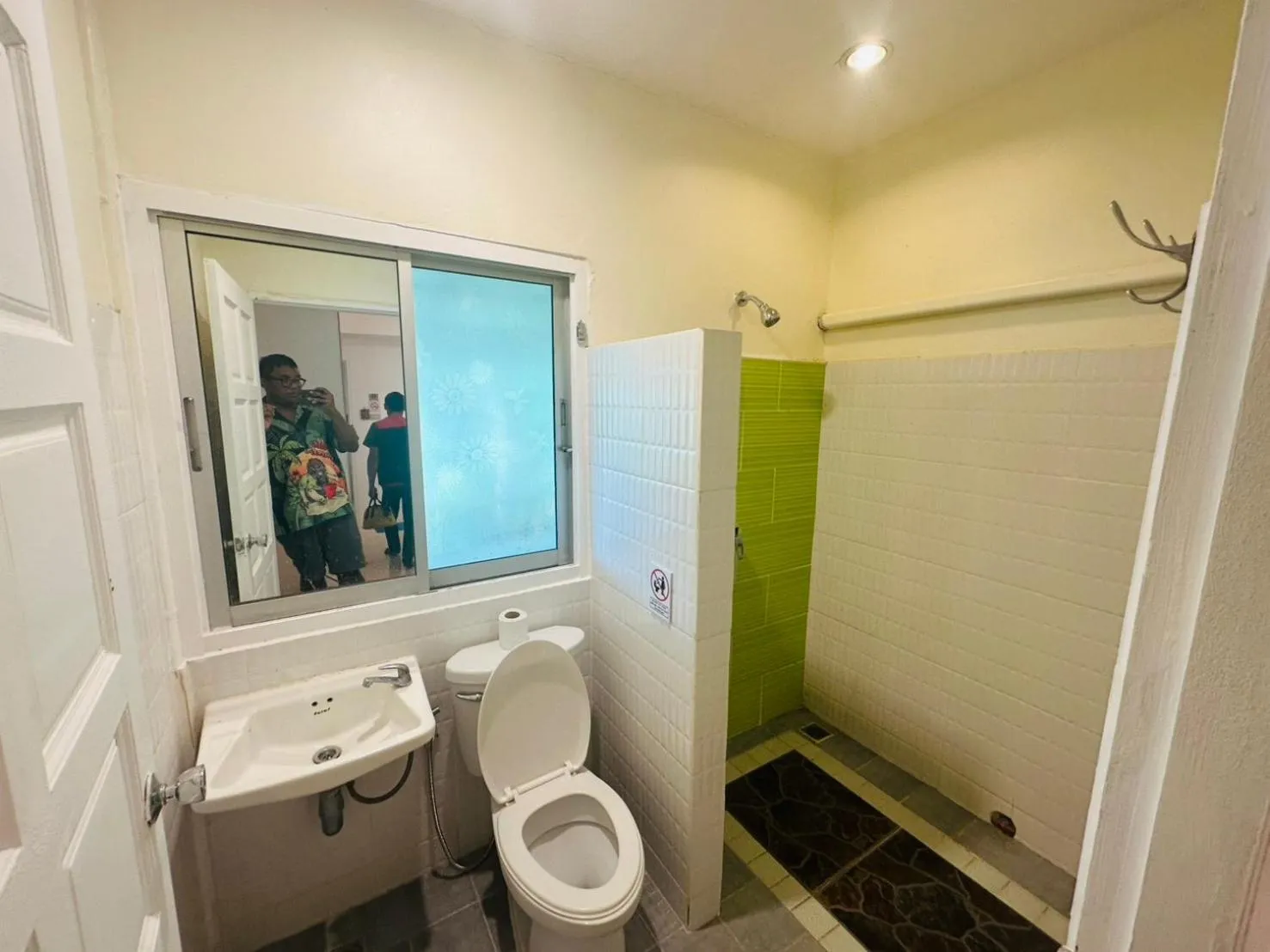 Kohchang Cabana Big Hotel with swiming pool & Beach