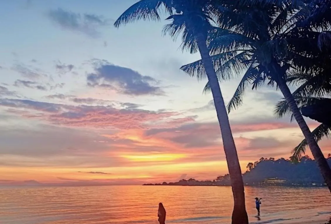 Kohchang Cabana Big Hotel with swiming pool & Beach