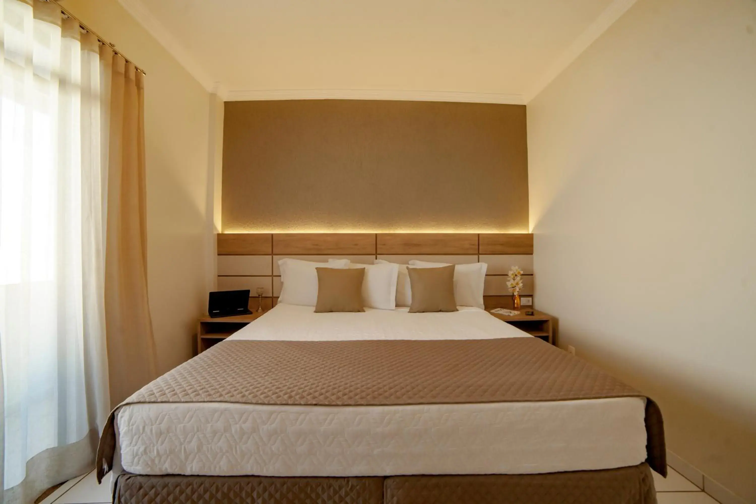 Double Room - Disability Access in Hotel Capital Das Pedras Double Room - Disability Access in Hotel Capital Das Pedras