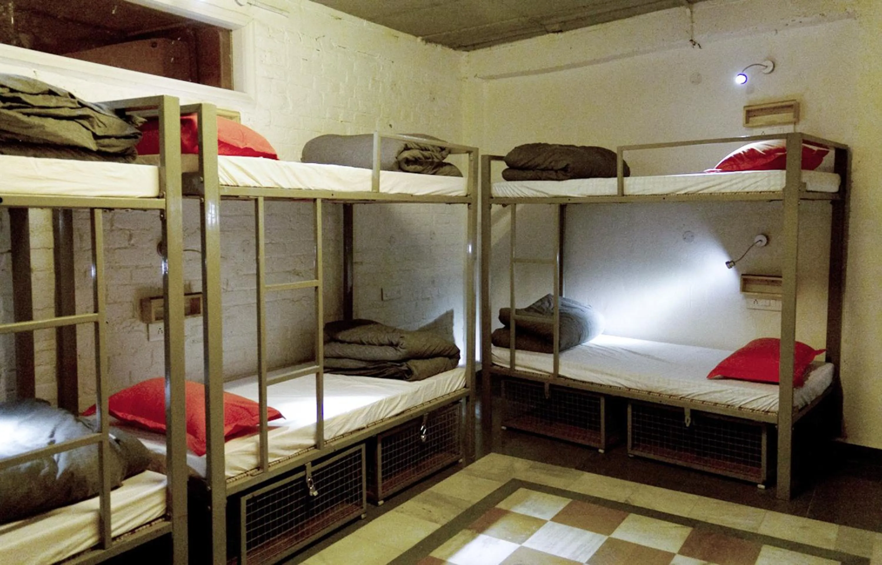 bunk bed, Bed in JHouse near Bhikaji