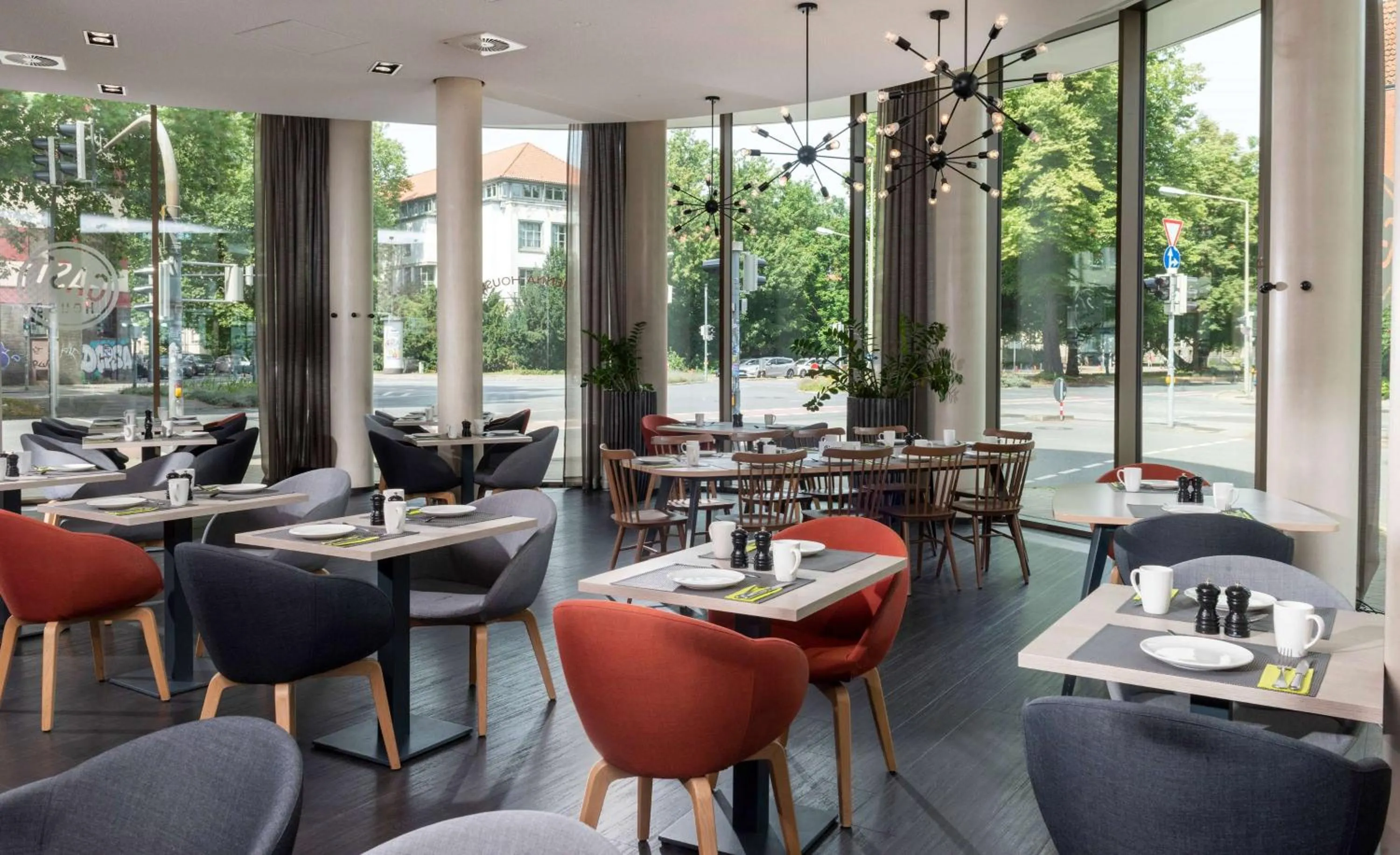 Restaurant/places to eat in Vienna House Easy by Wyndham Osnabrück City & Apartments