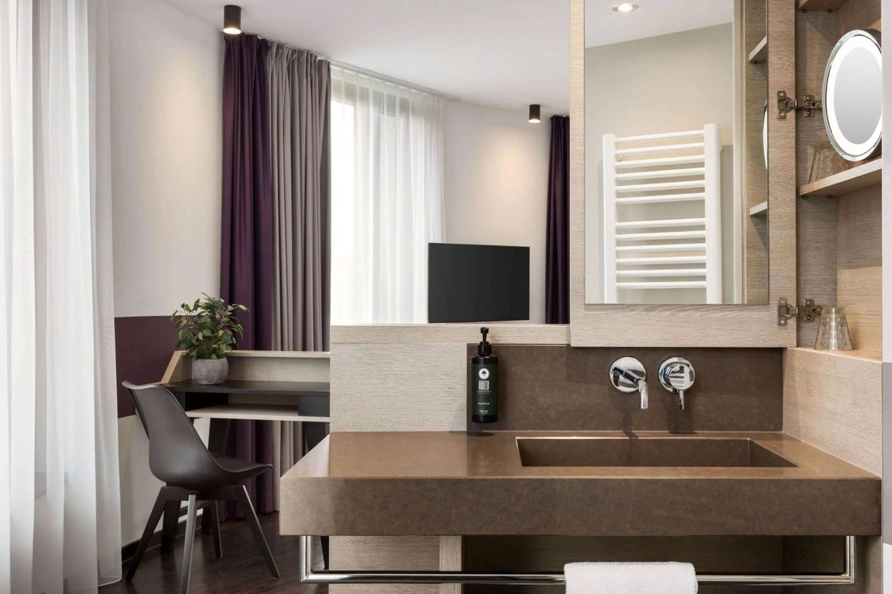 Bathroom in Vienna House Easy by Wyndham Osnabrück City & Apartments