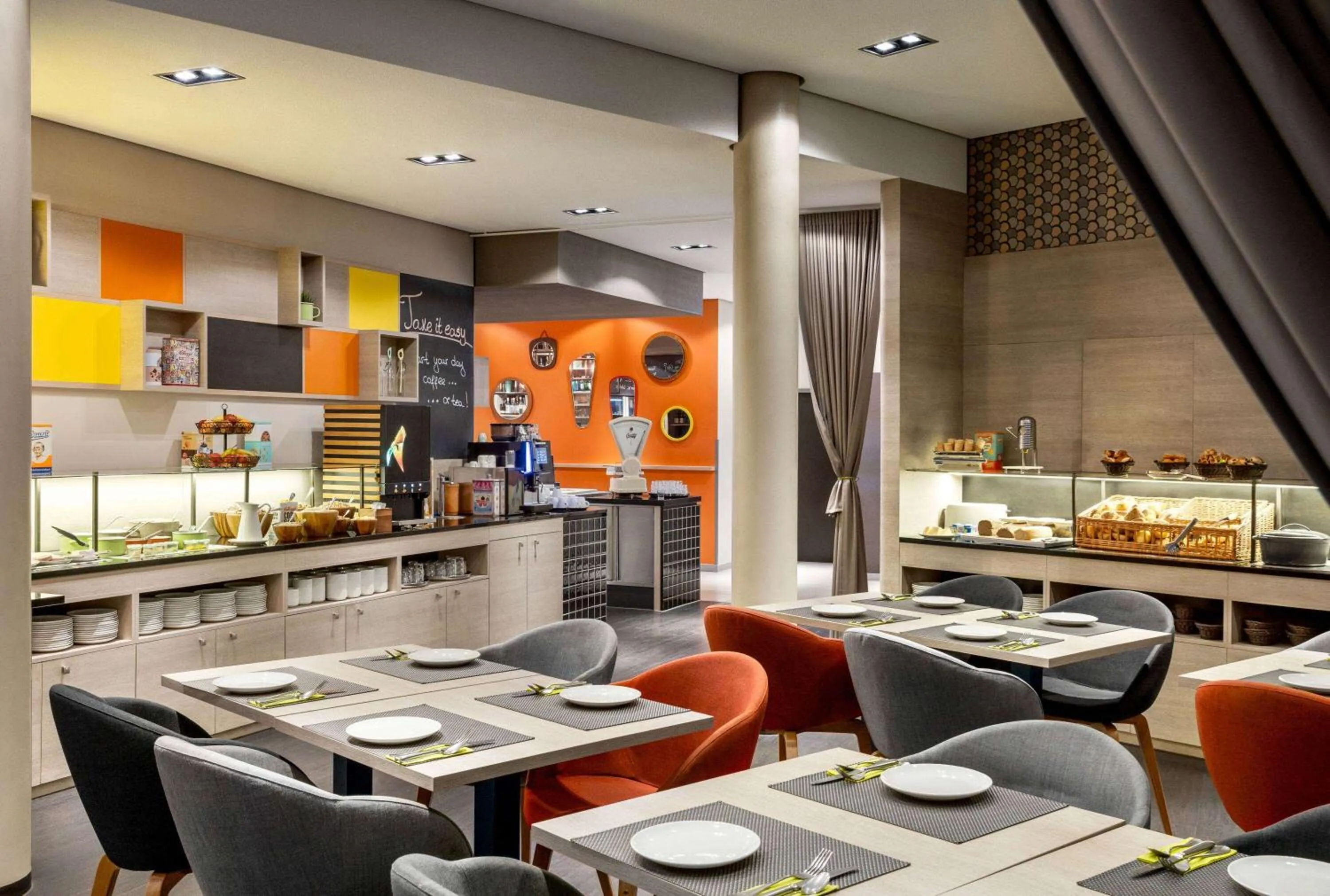 Restaurant/places to eat in Vienna House Easy by Wyndham Osnabrück City & Apartments