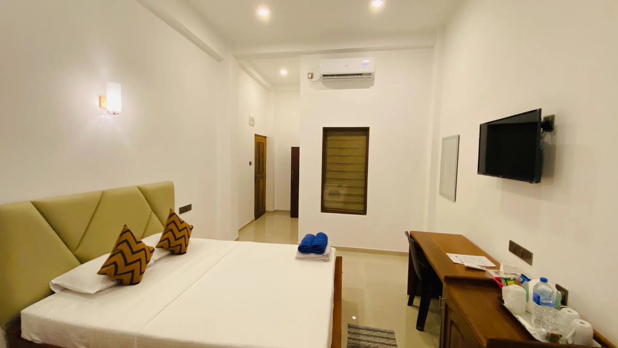 Photo of the whole room, Bed in Ziegler Cottage