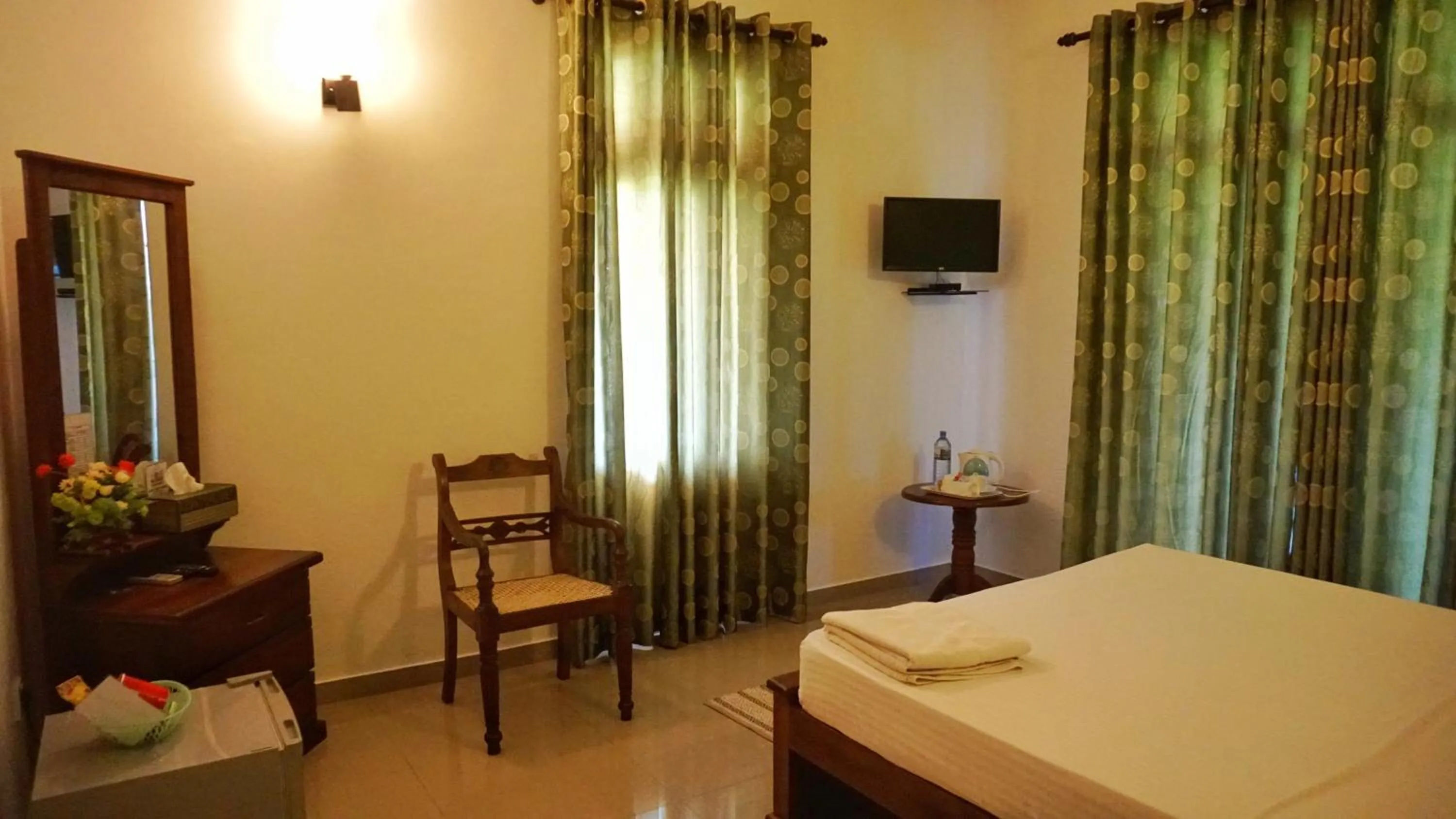 Photo of the whole room, Bed in Ziegler Cottage