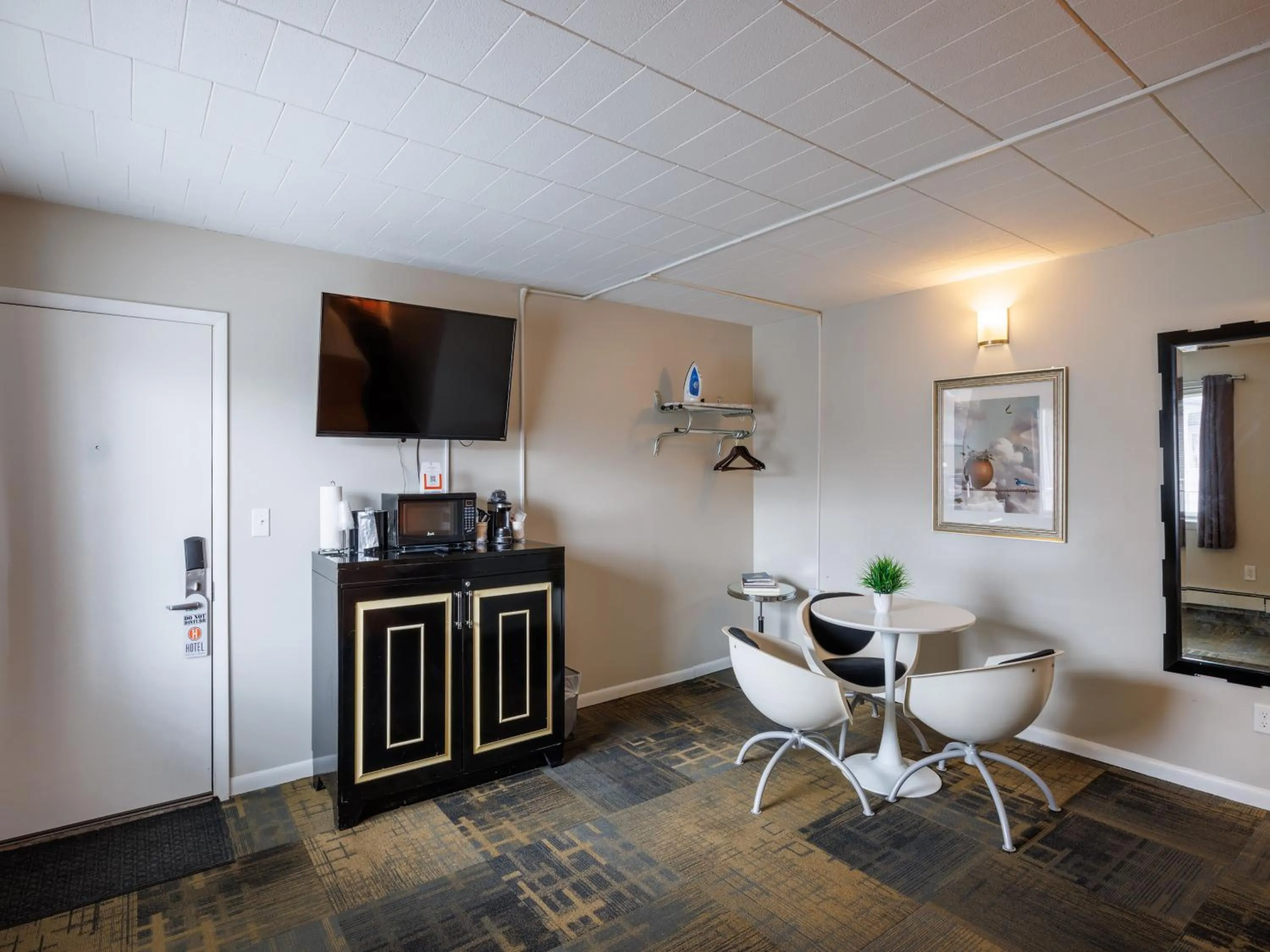 TV and multimedia in Hotel Royal Oak