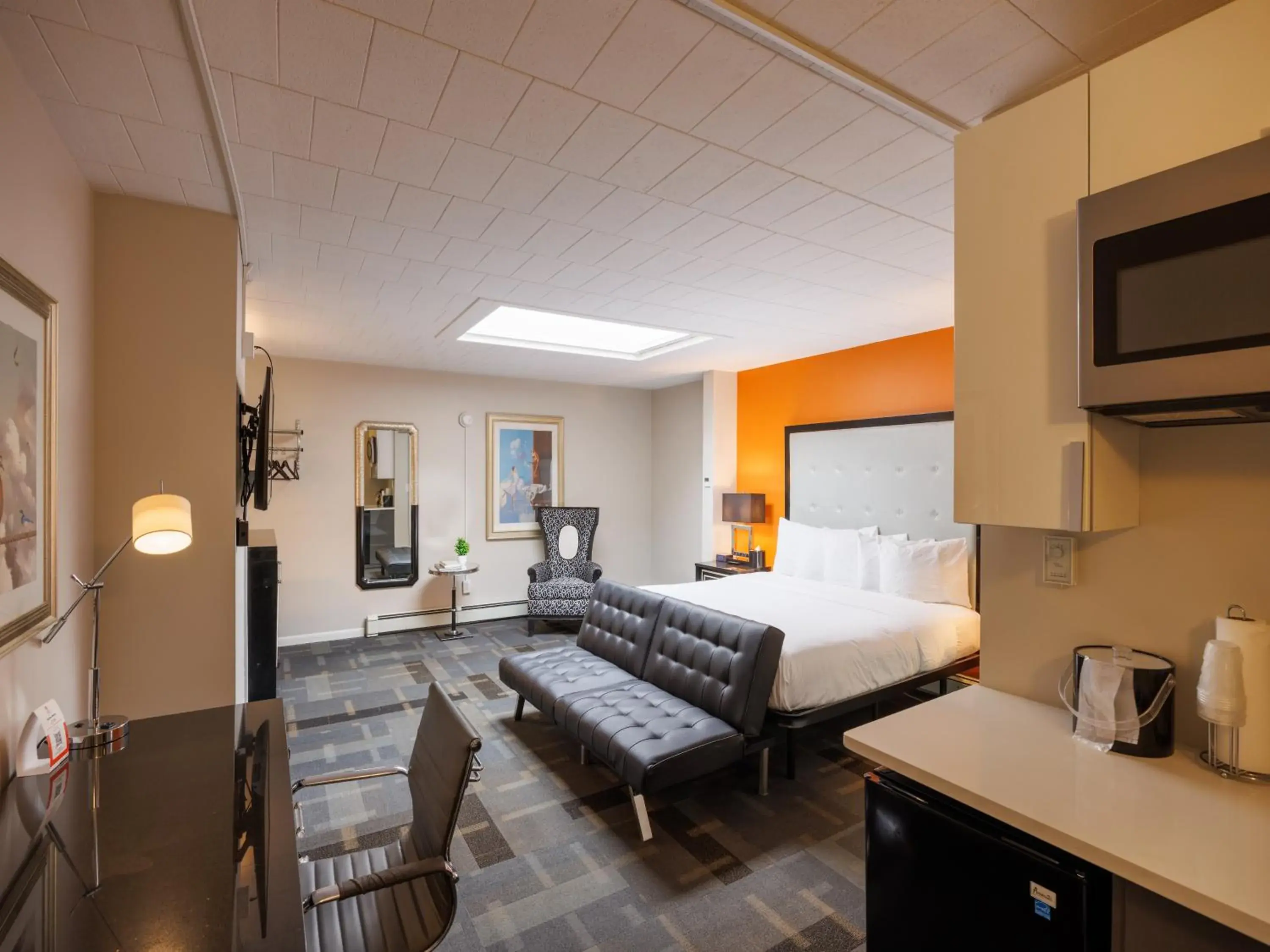 King Studio with Sofa Bed in Hotel Royal Oak King Studio with Sofa Bed in Hotel Royal Oak