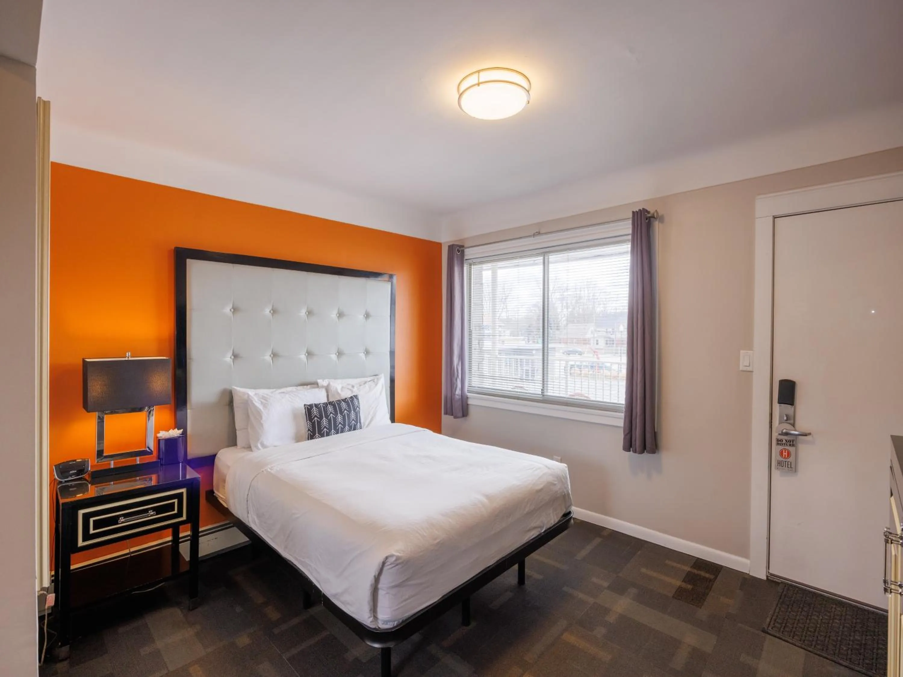 Bed in Hotel Royal Oak