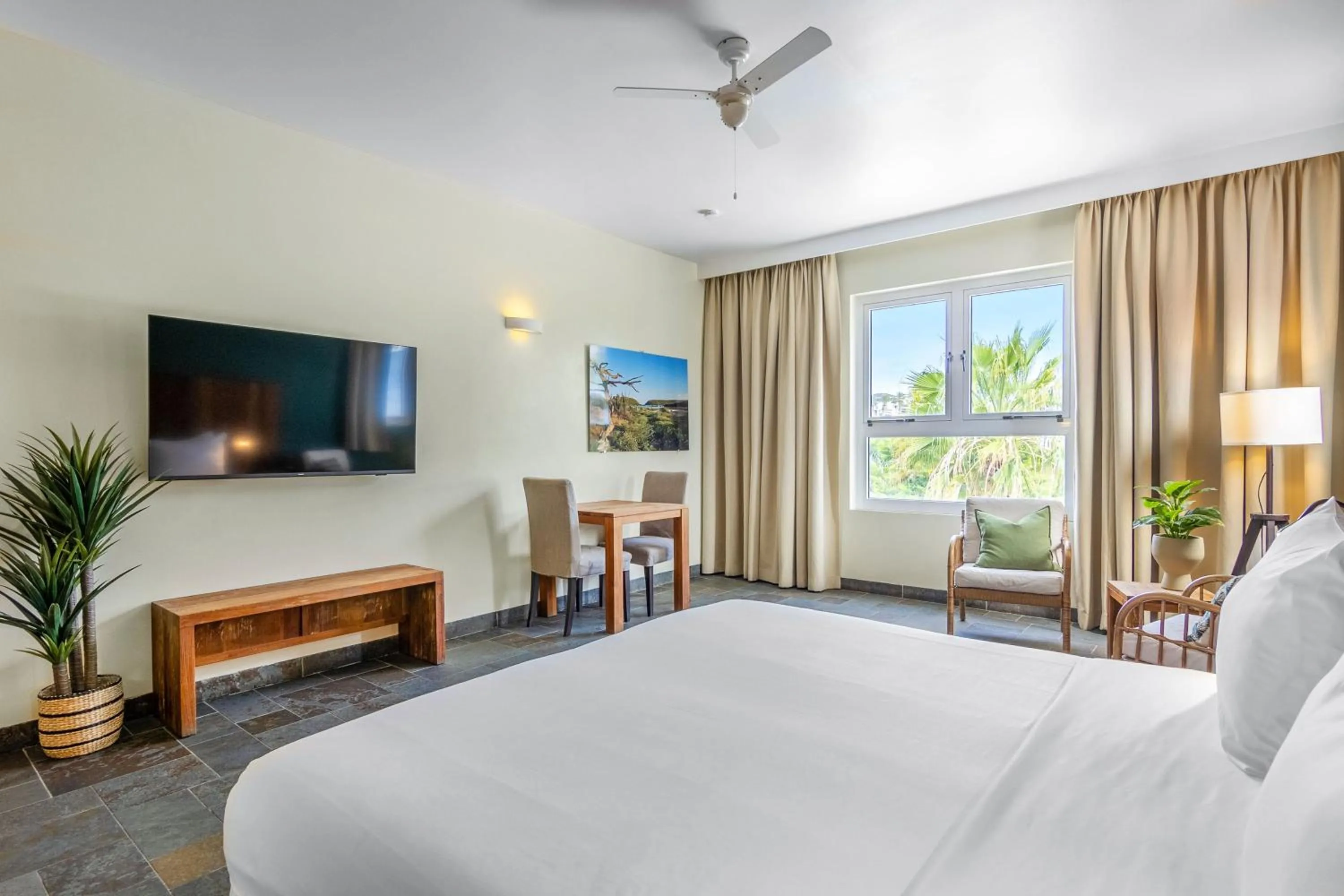 Bed in Bayside Boutique Hotel - Blue Bay Golf & Beach Resort