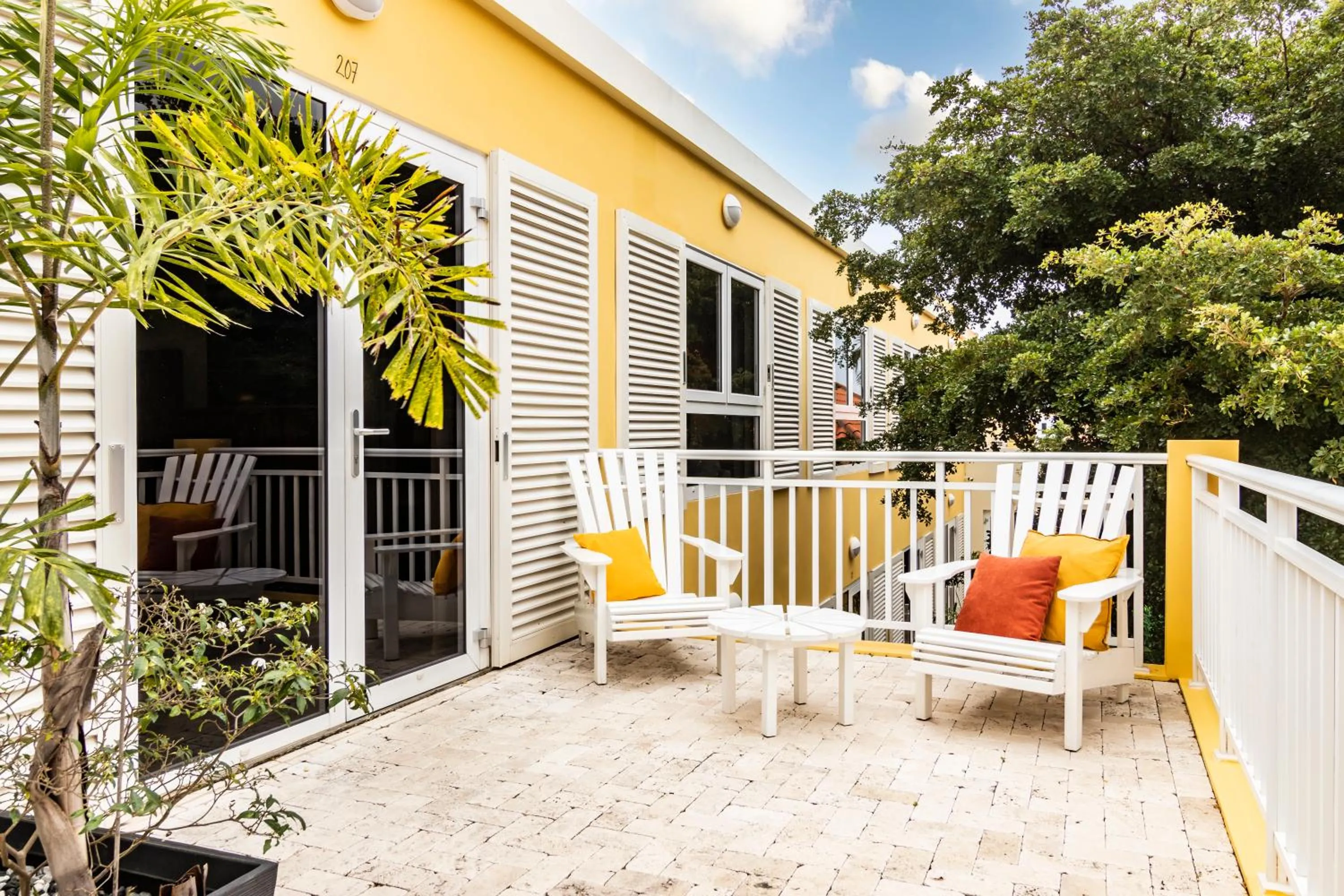 Seating area in Bayside Boutique Hotel - Blue Bay Golf & Beach Resort