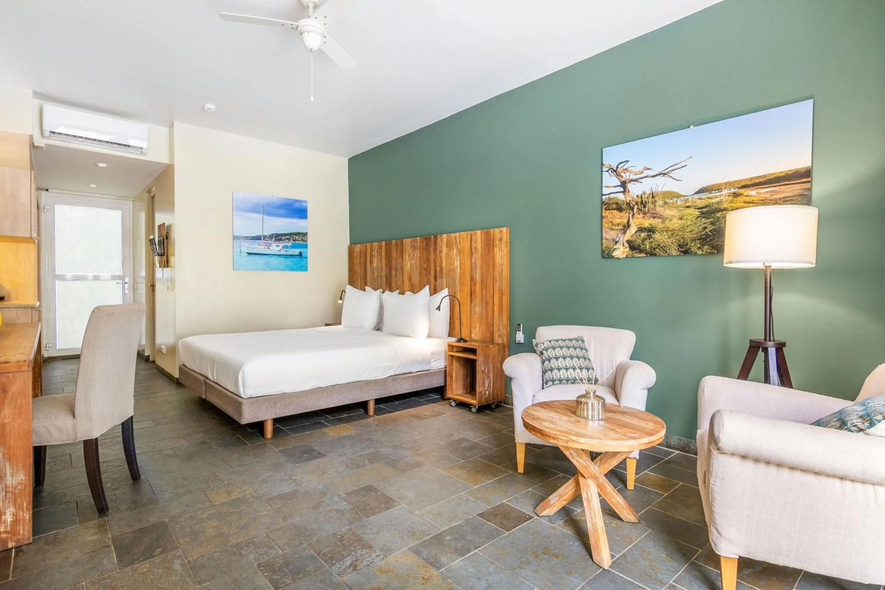 Bed in Bayside Boutique Hotel - Blue Bay Golf & Beach Resort