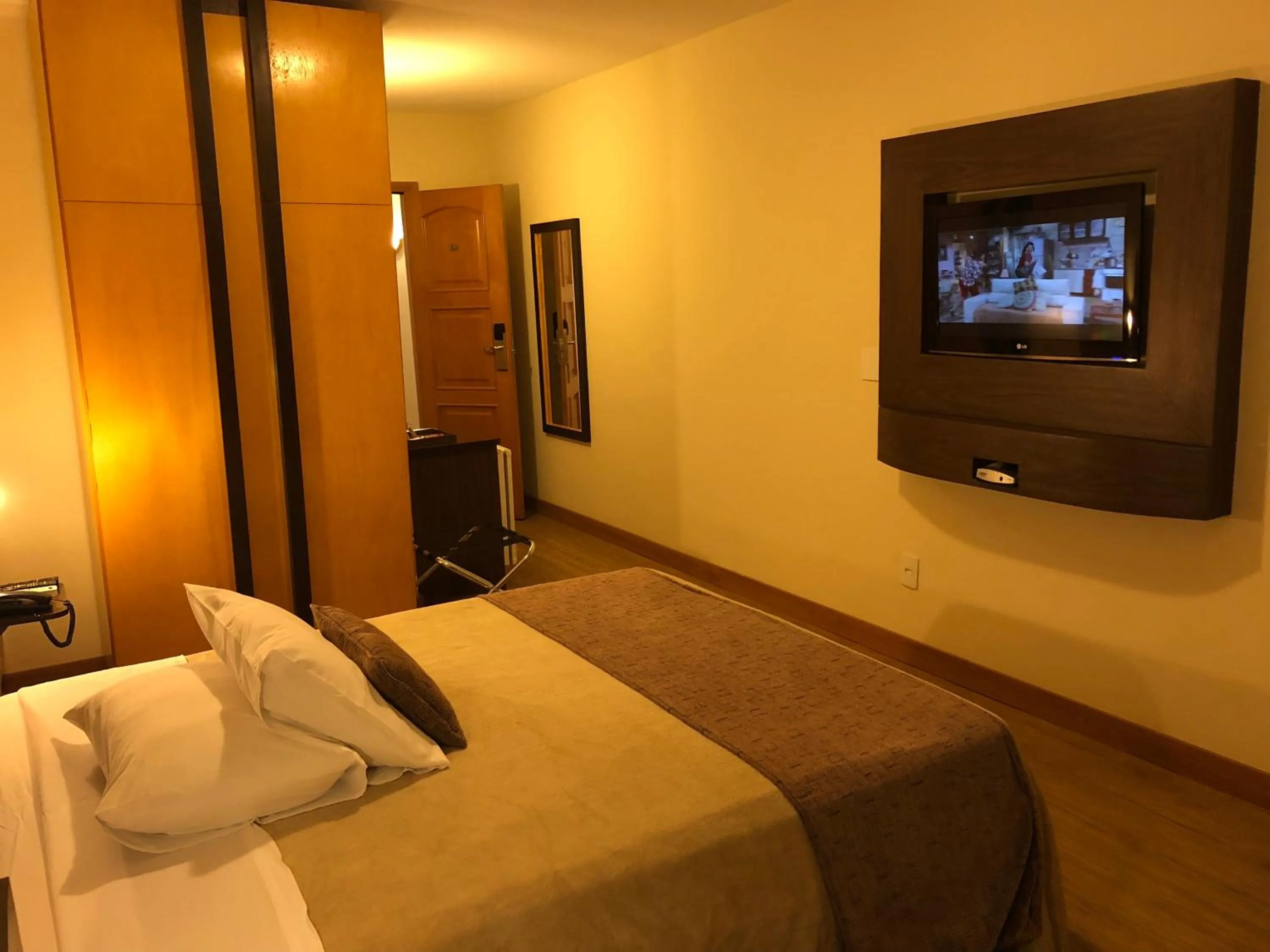 Bed in Gran Continental Hotel Taubaté