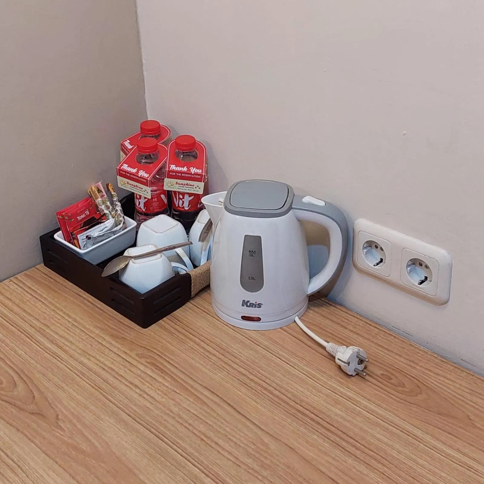 Sunshine Family Homestay near Terminal 1 Juanda Airport