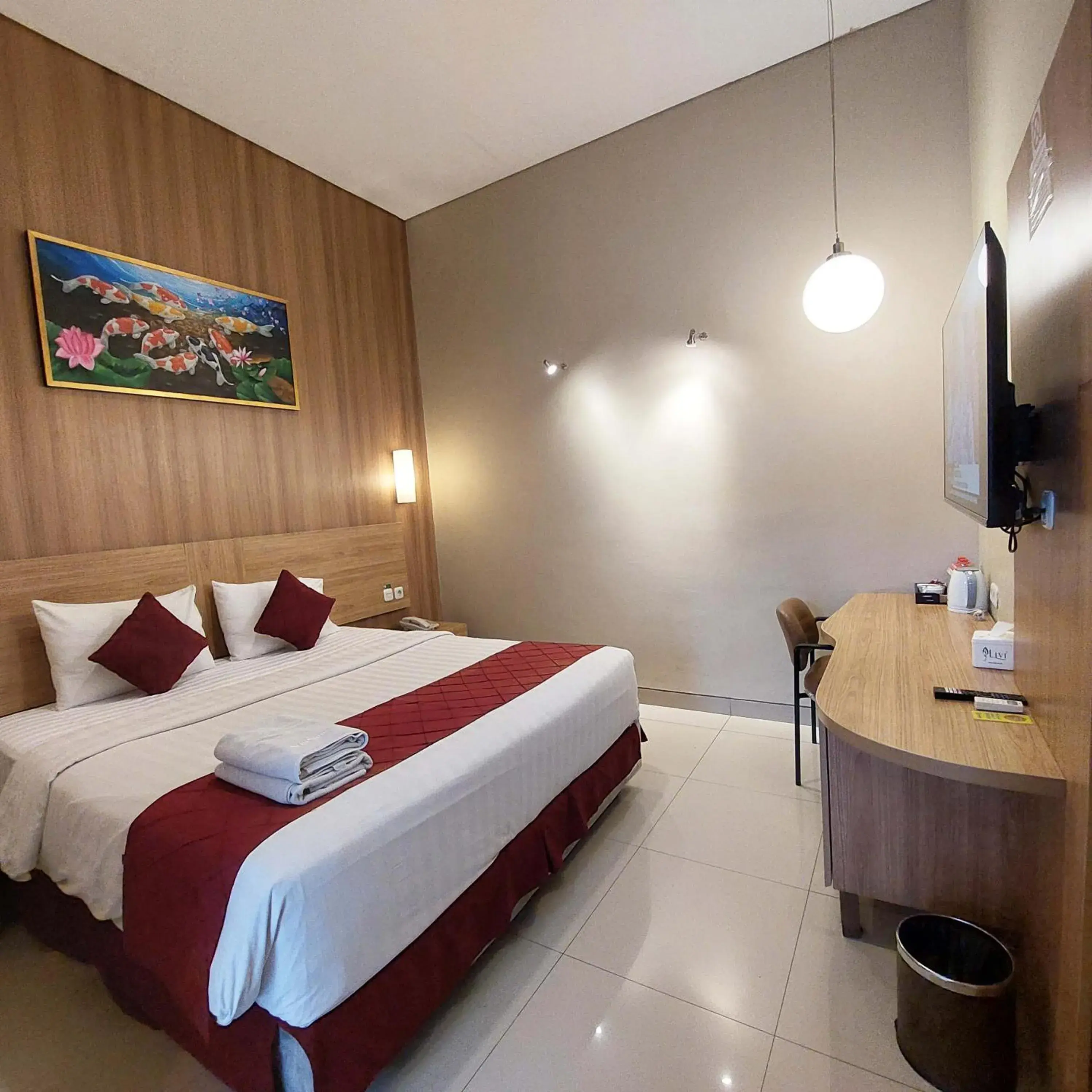 Superior Double Room in Sunshine Family Homestay near Terminal 1 Juanda Airport Superior Double Room in Sunshine Family Homestay near Terminal 1 Juanda Airport