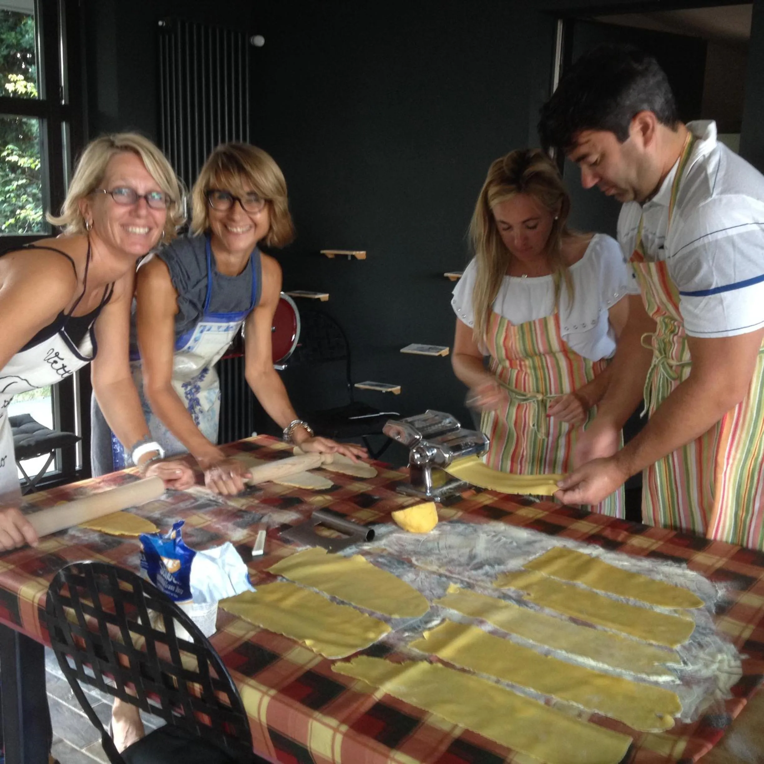 People in B&B Puntodivista