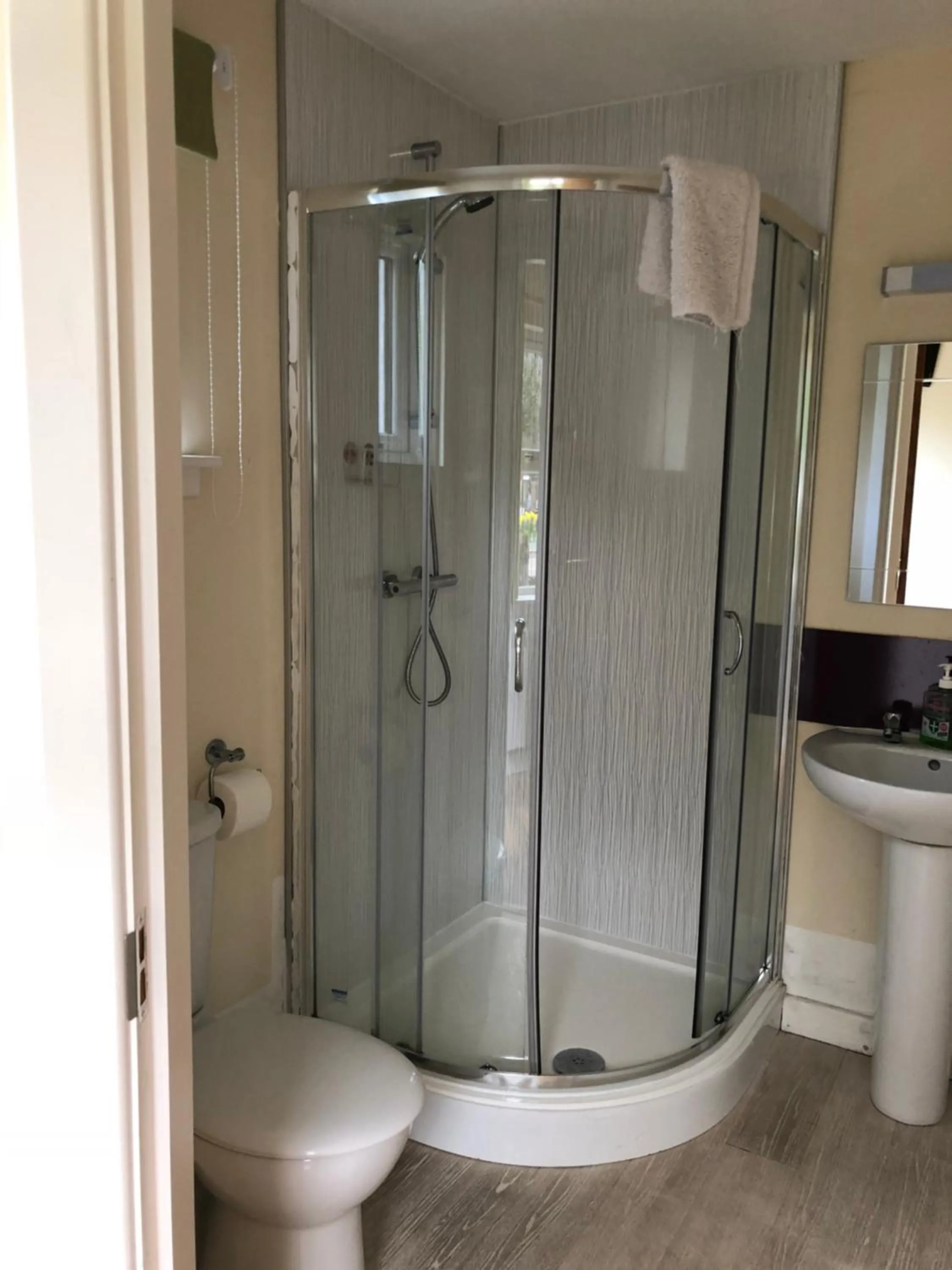 1 Lochness Rooms&Hostel