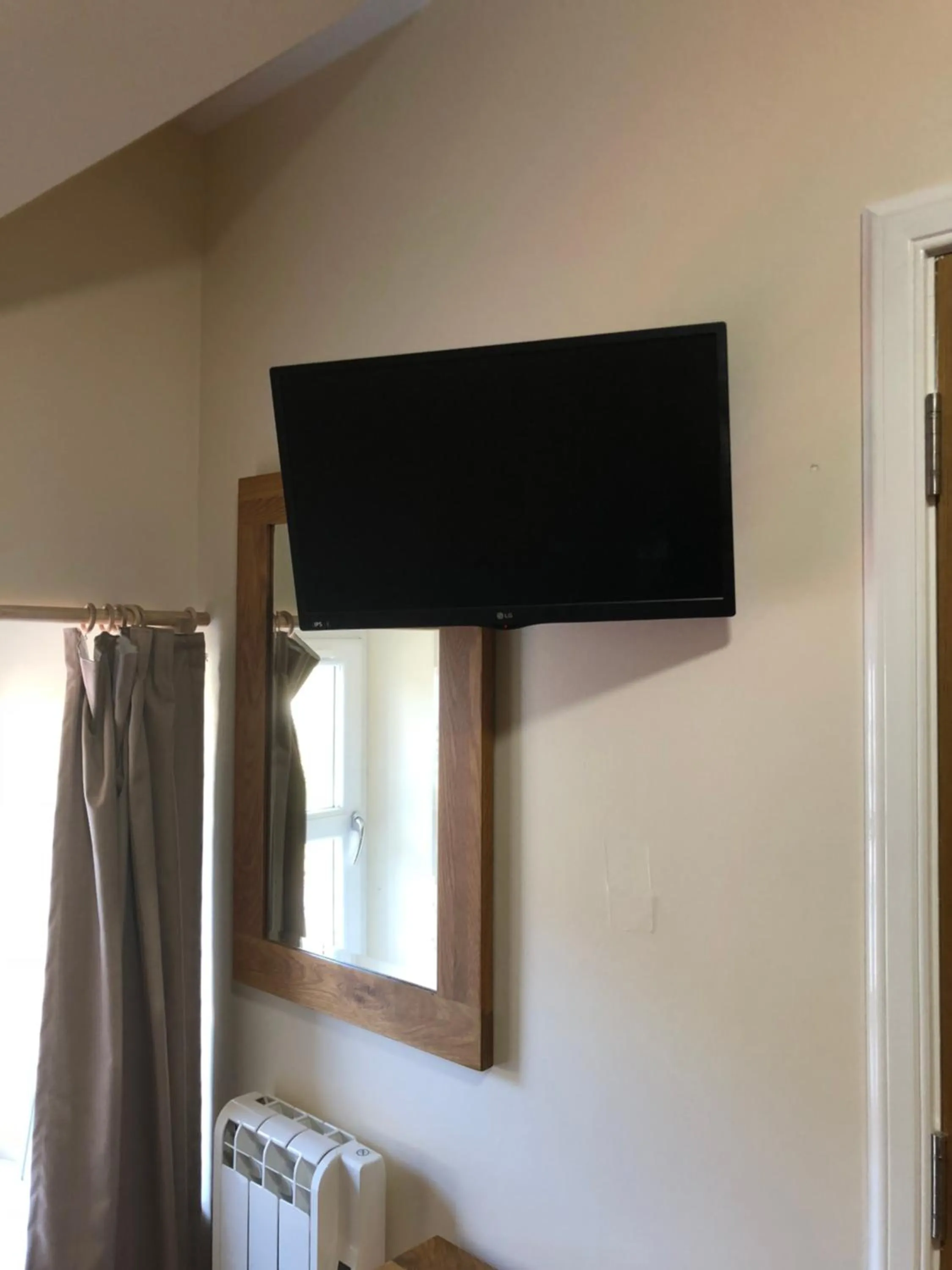 1 Lochness Rooms&Hostel