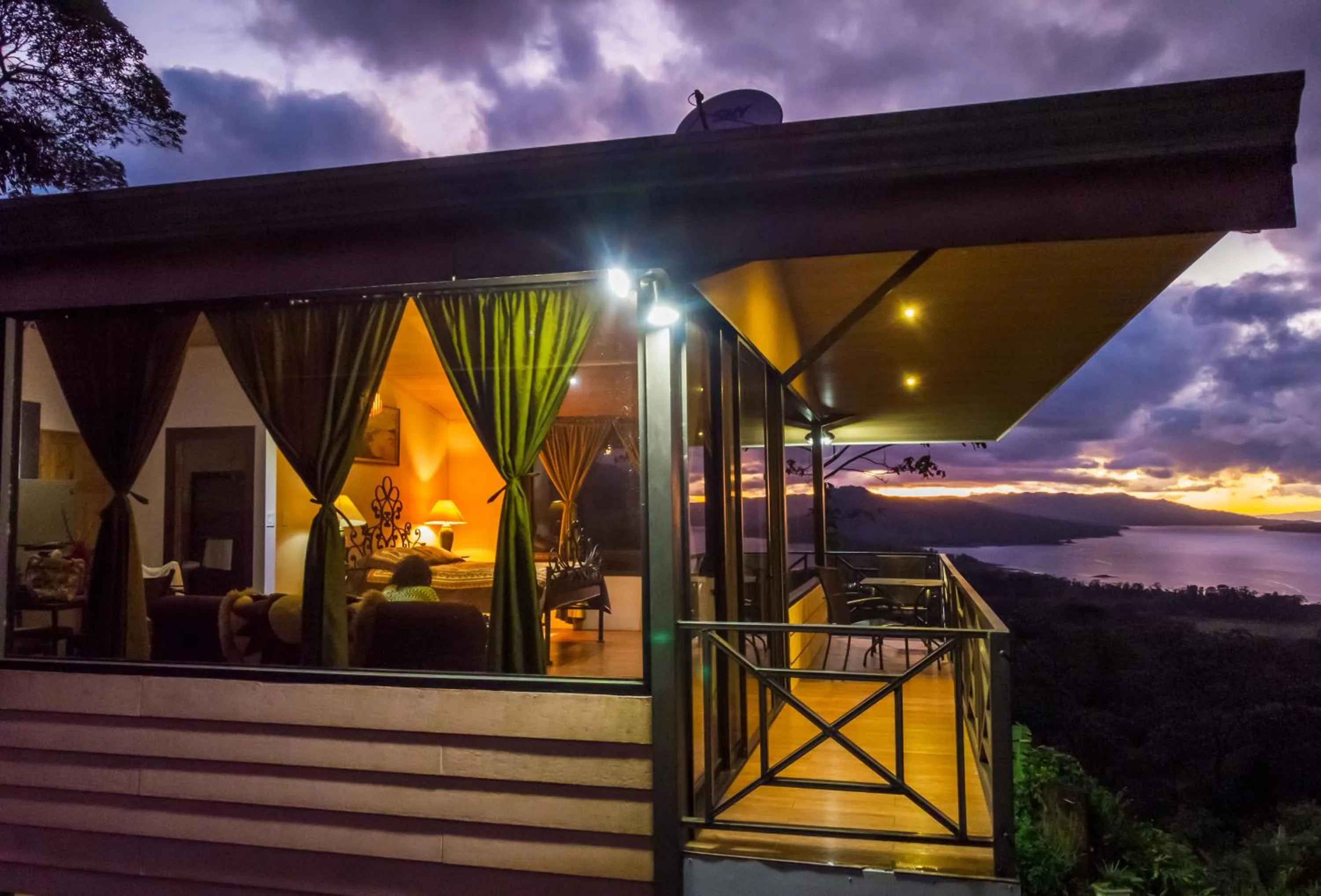 Property building in Arenal Garden Lodge