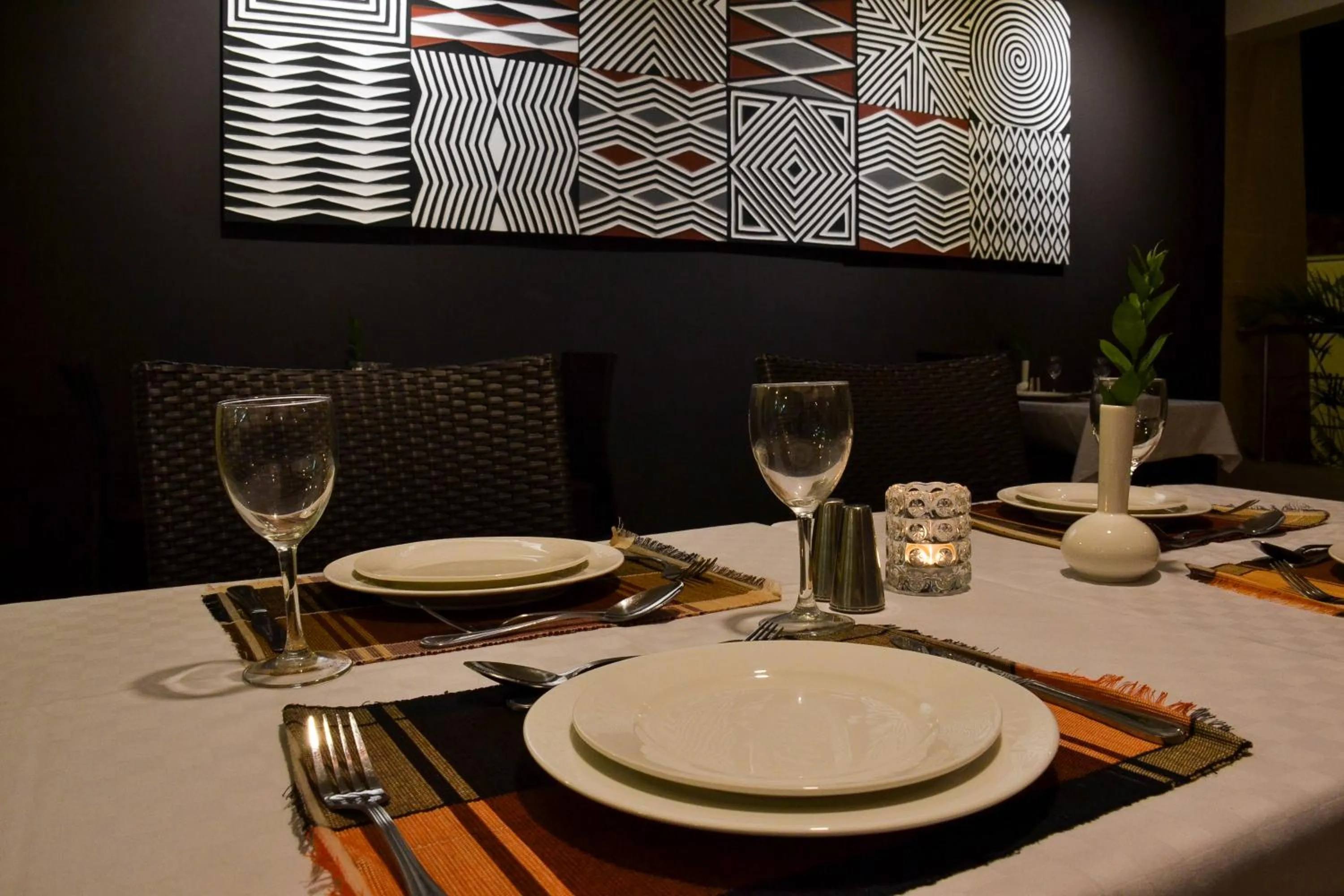 Restaurant/places to eat in Gasaro Hotel