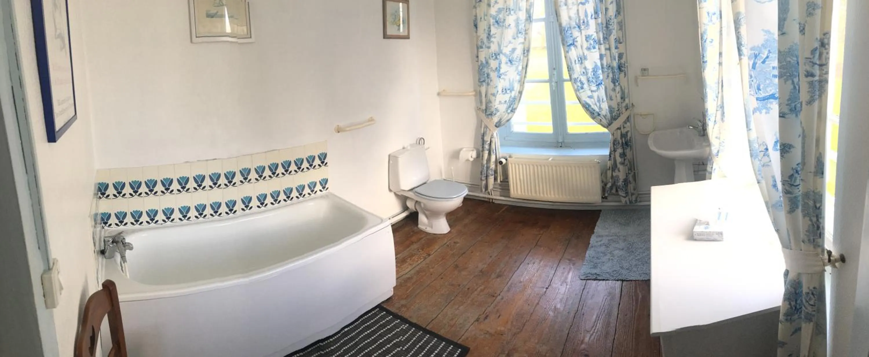 Bathroom in Chateau De Grosfy