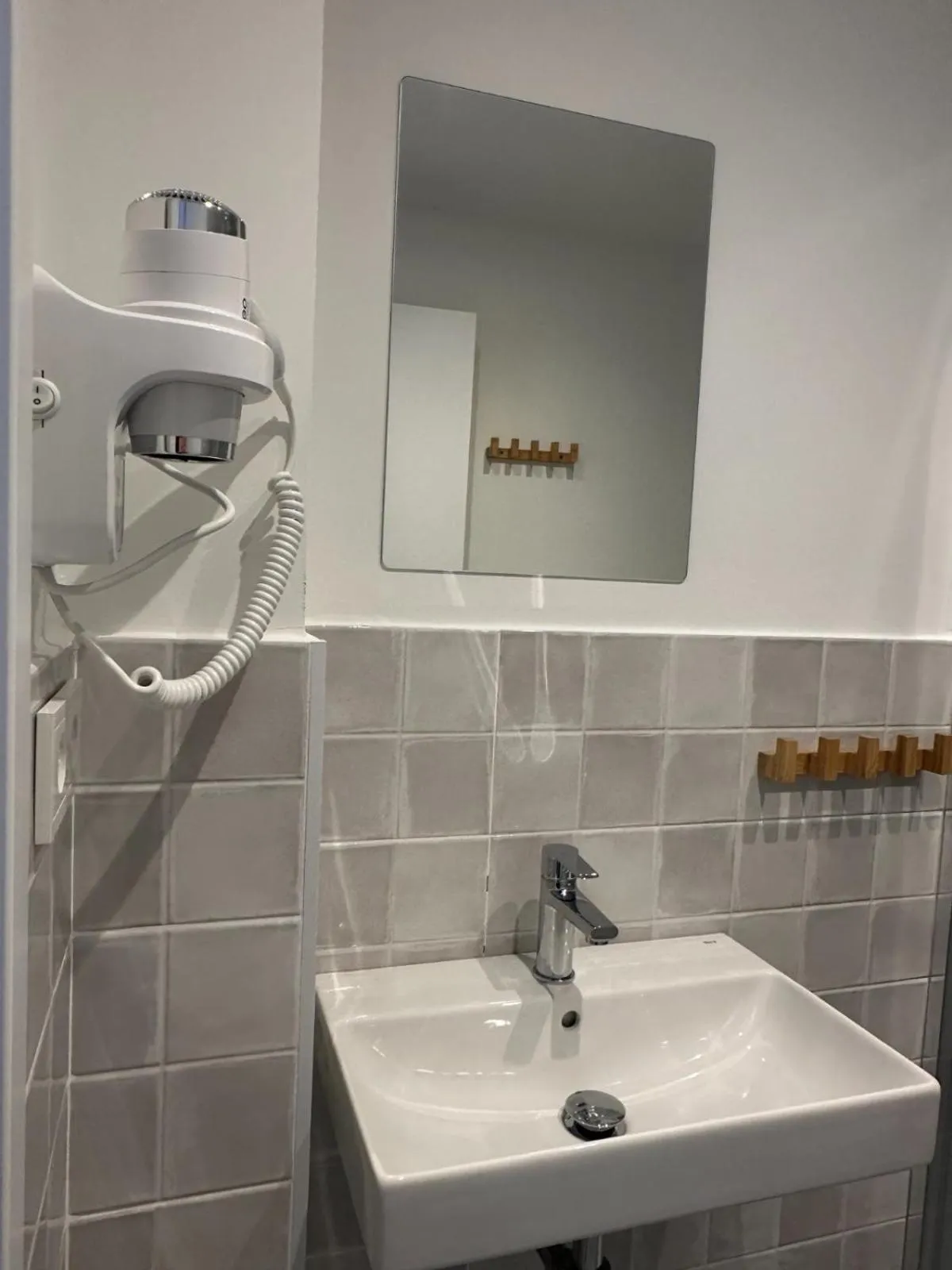 Shower in Hotel Virgen de Covadonga