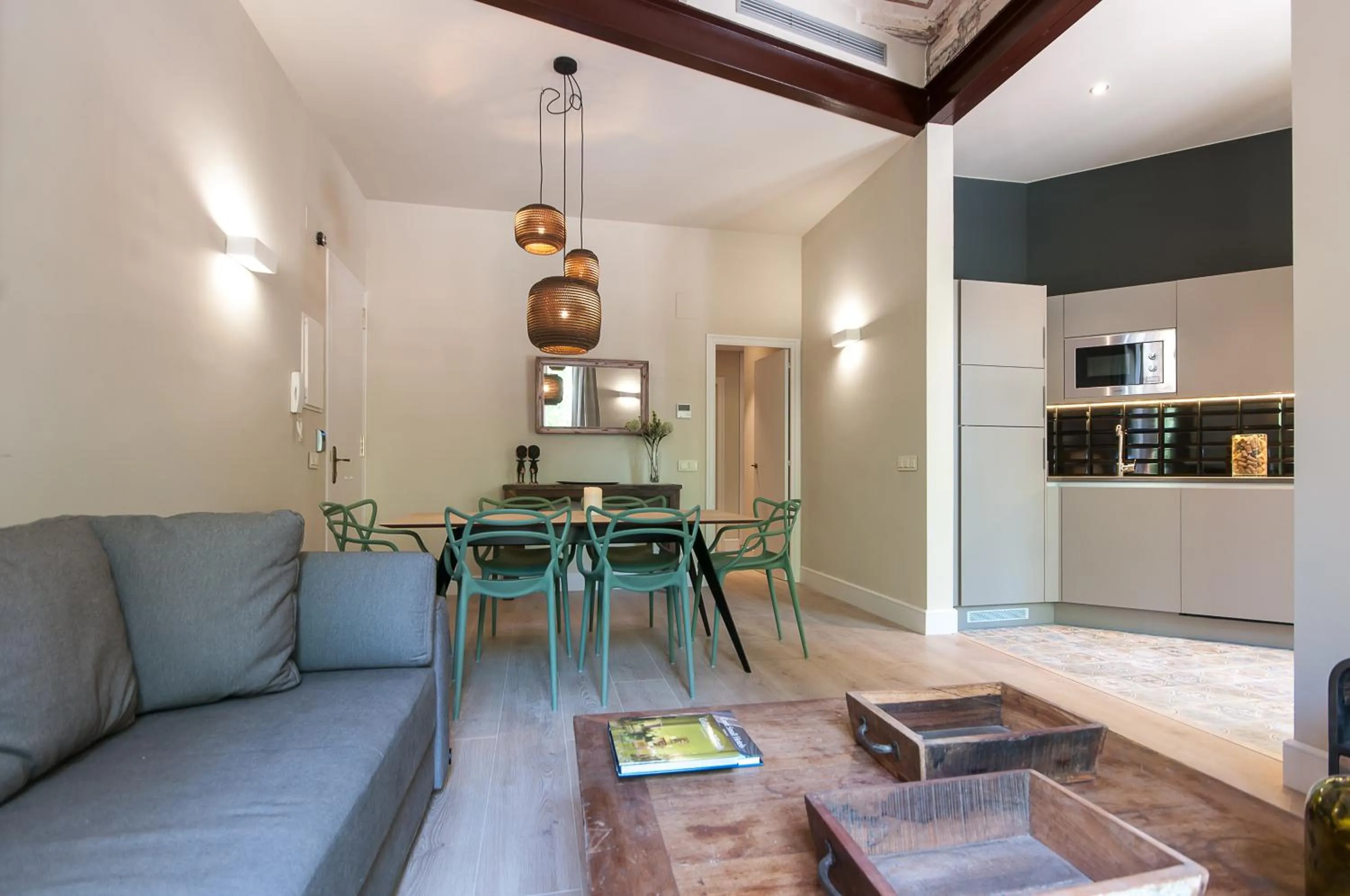 Dining area in Weflating Suites Sant Antoni Market
