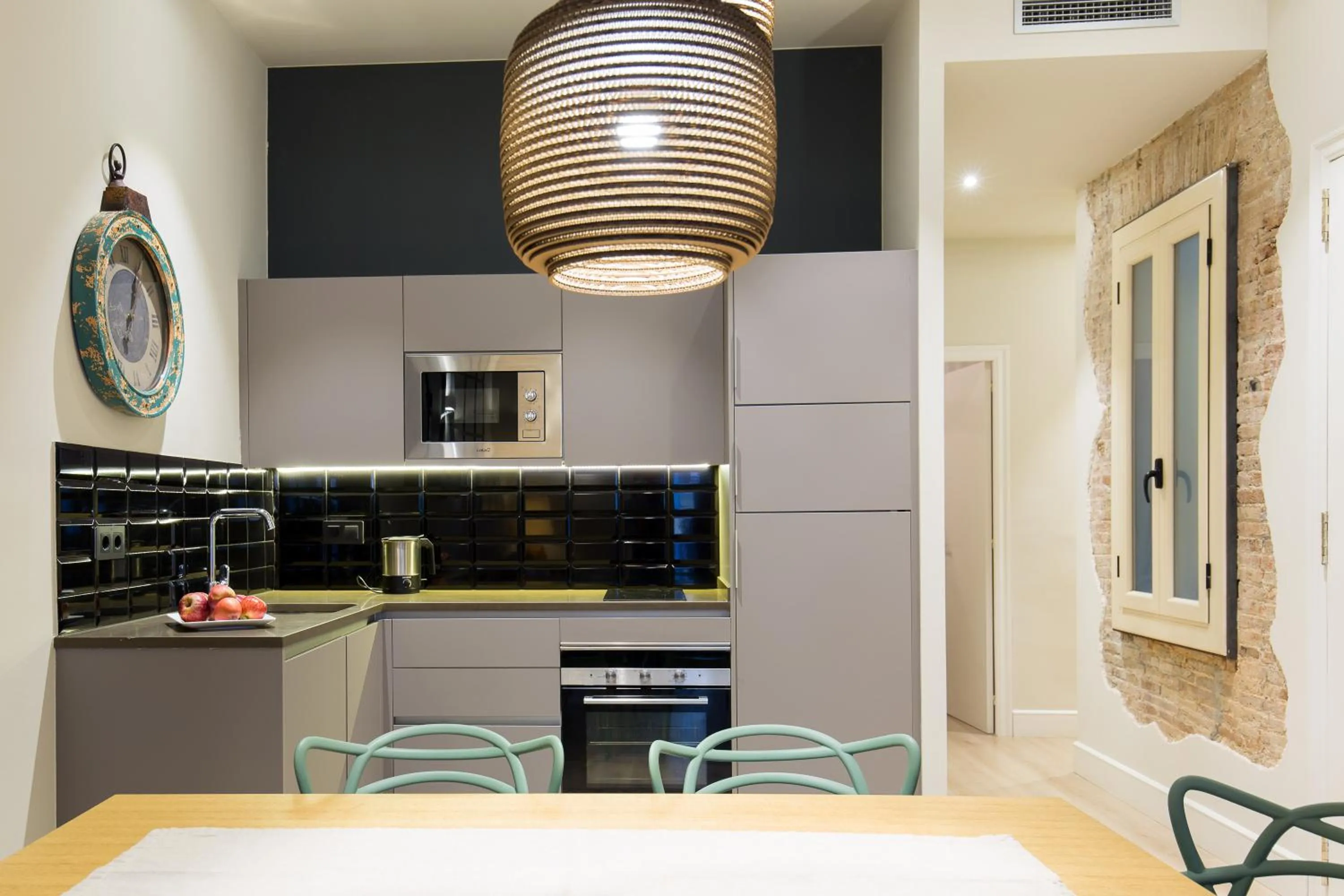 Kitchen or kitchenette in Weflating Suites Sant Antoni Market
