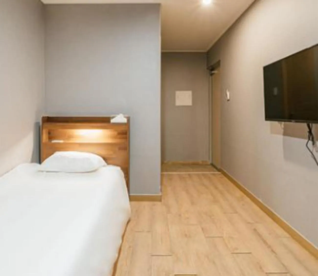 Communal lounge/ TV room, Bed in Stay Hyun