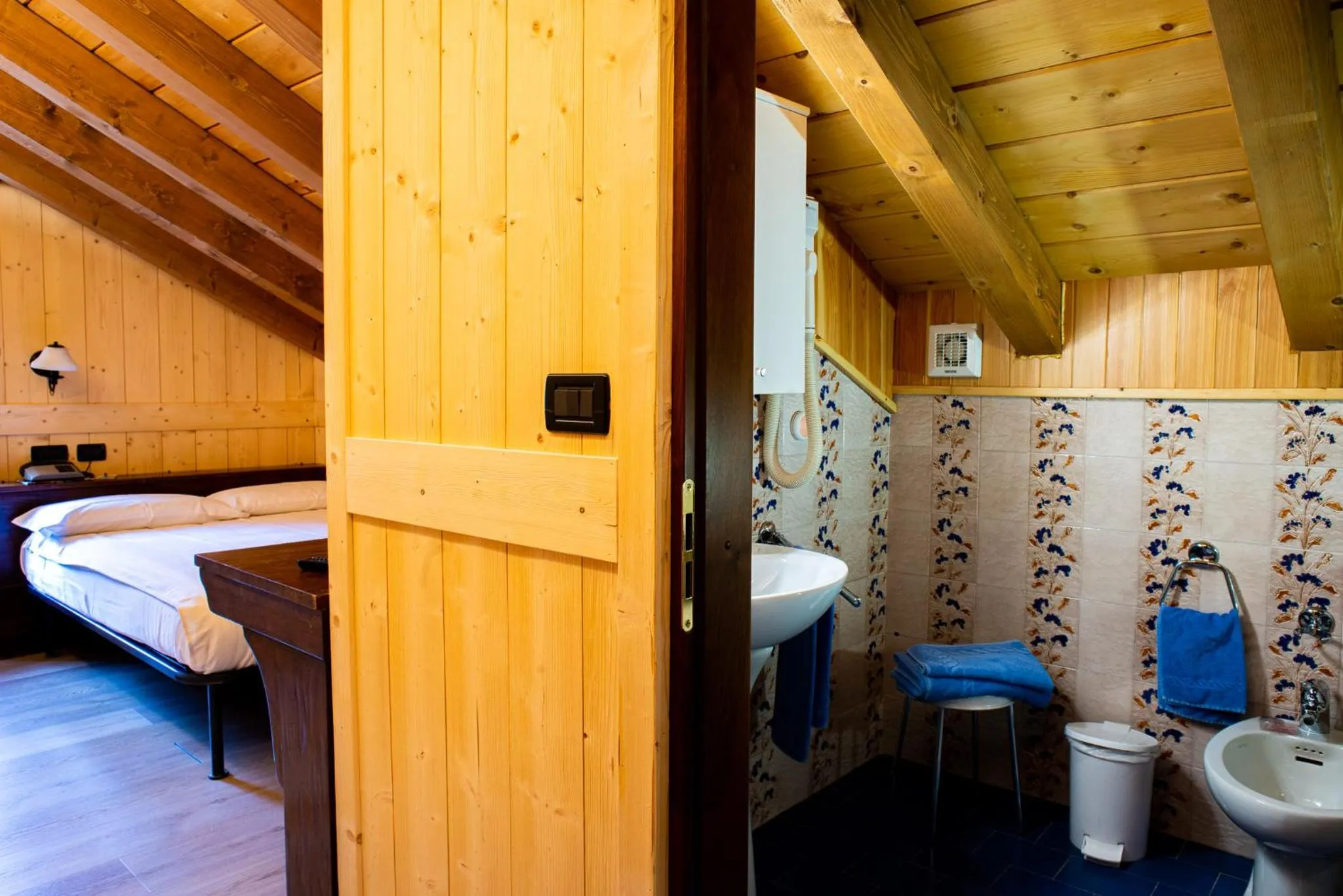 Toilet, Bed in Santa San