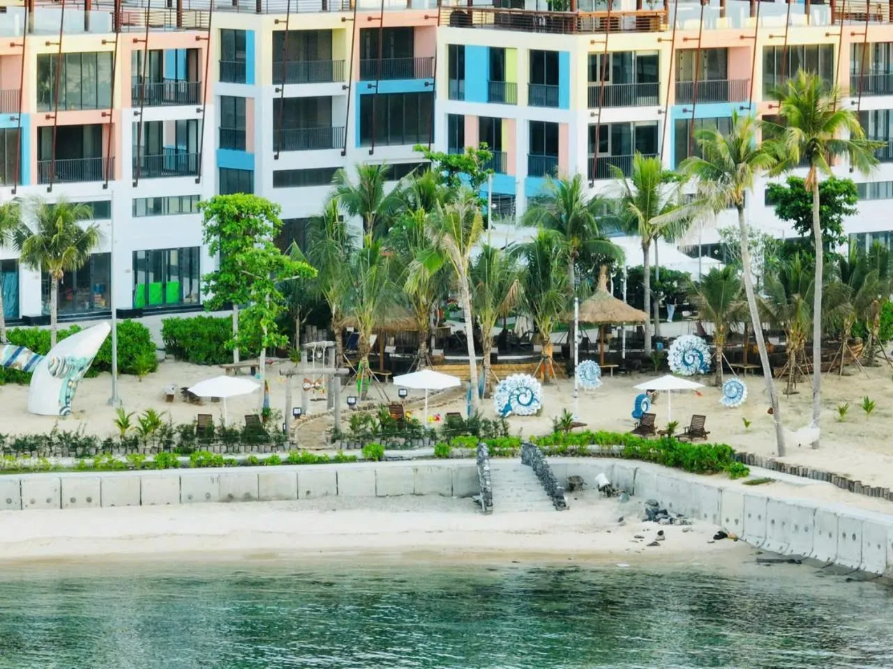 Property building in Cozy Front Beach House wid Private Beach