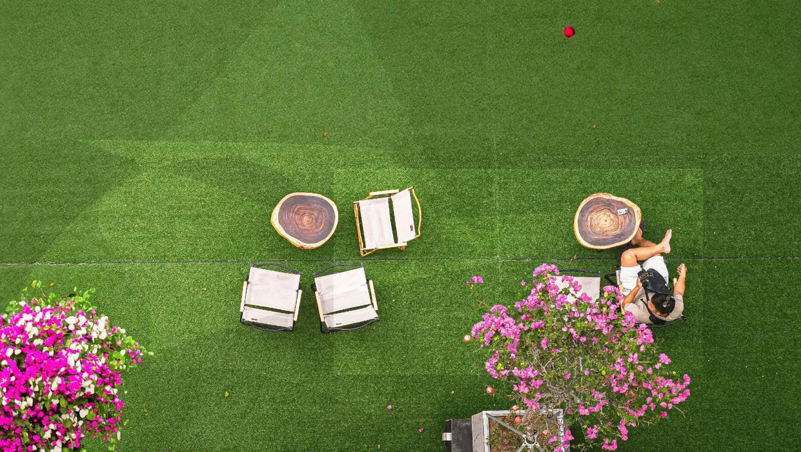 Day in Cozy Front Beach House wid Private Beach