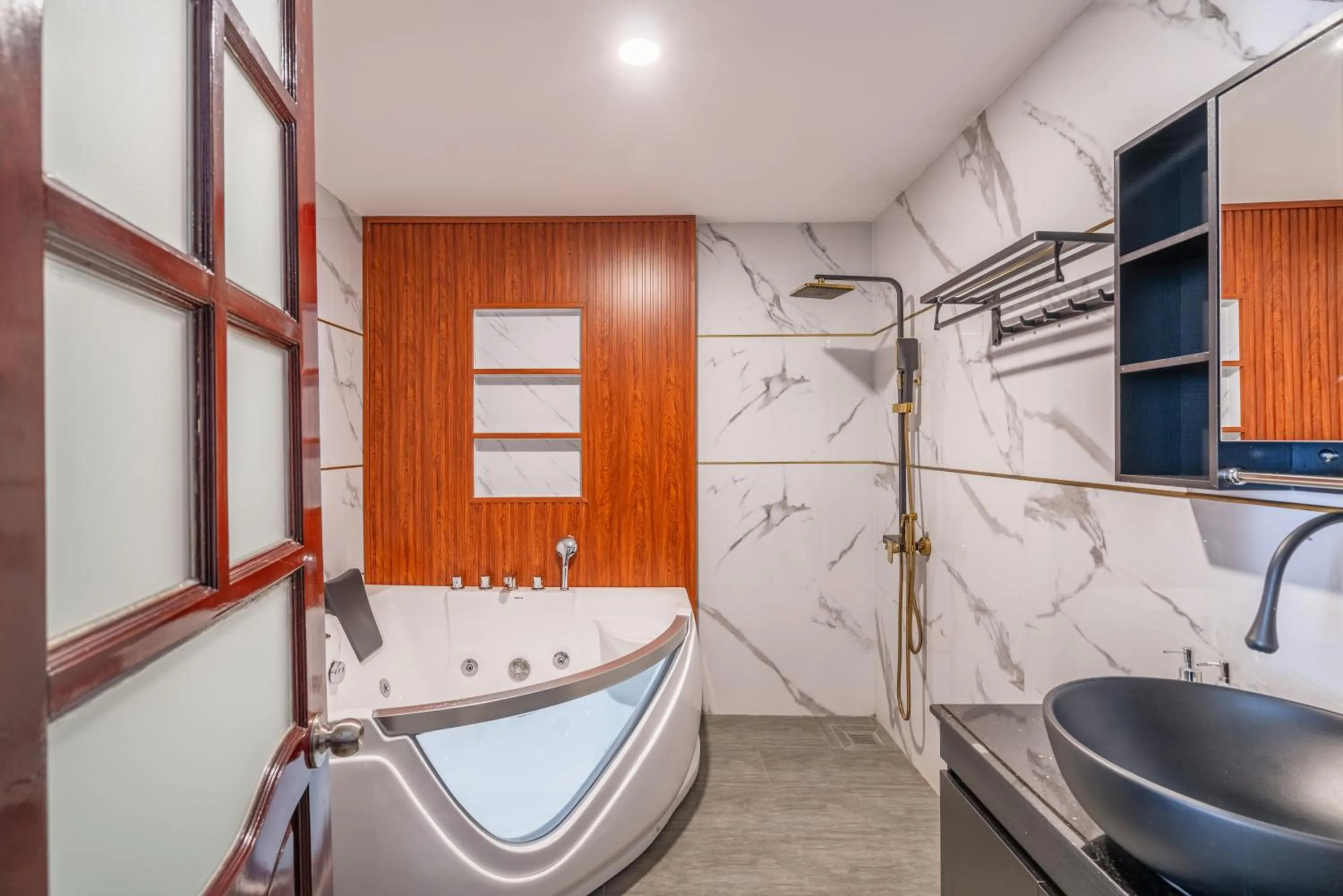 Bath in The Palms Hotel Phan Thiết