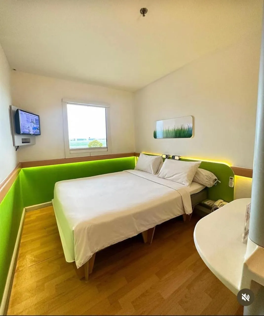 TV and multimedia, Bed in Cordia Hotel Surabaya Airport - Hotel Dalam Bandara