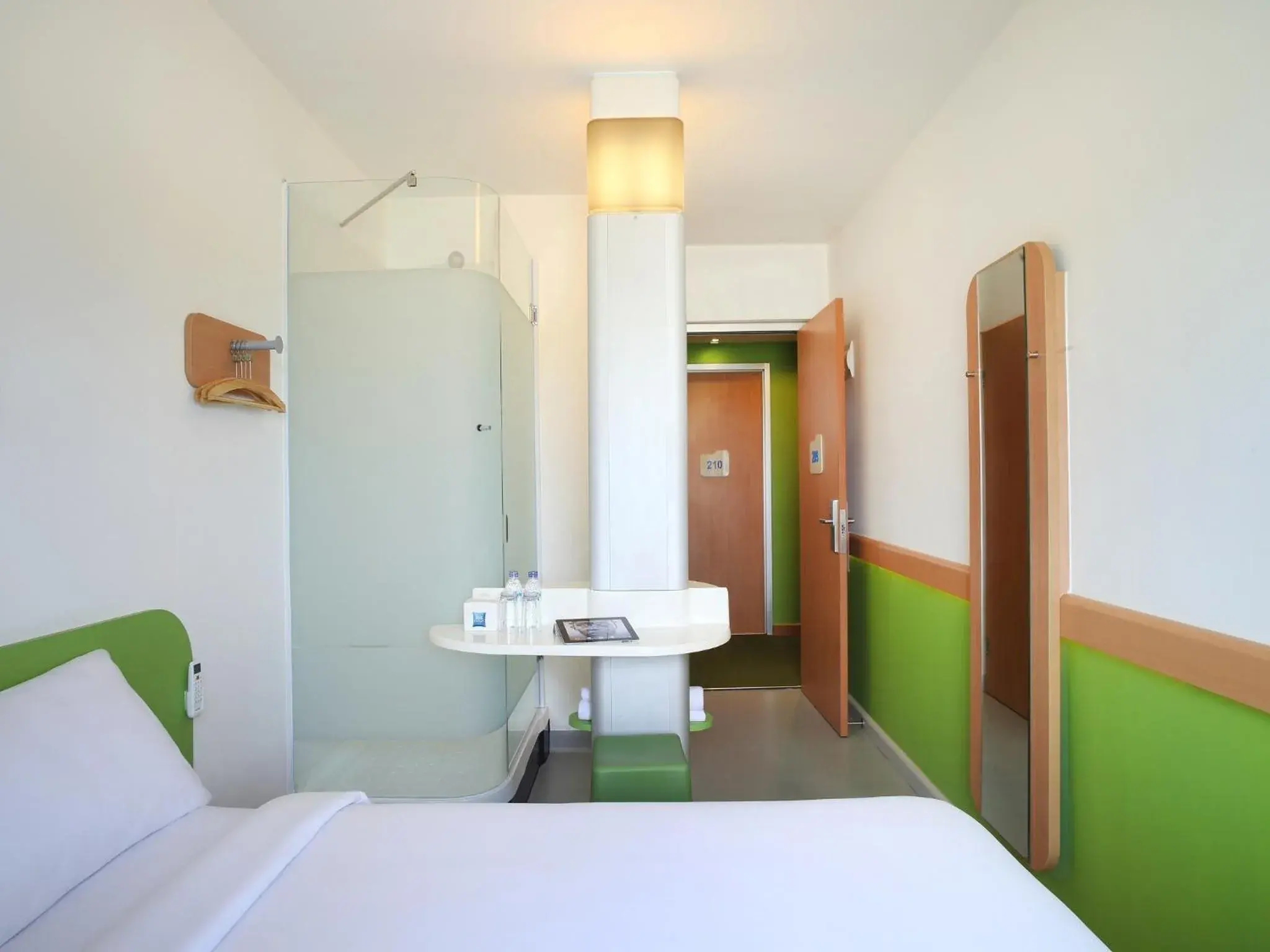 Standard Twin Room in Cordia Hotel Surabaya Airport - Hotel Dalam Bandara Standard Twin Room in Cordia Hotel Surabaya Airport - Hotel Dalam Bandara