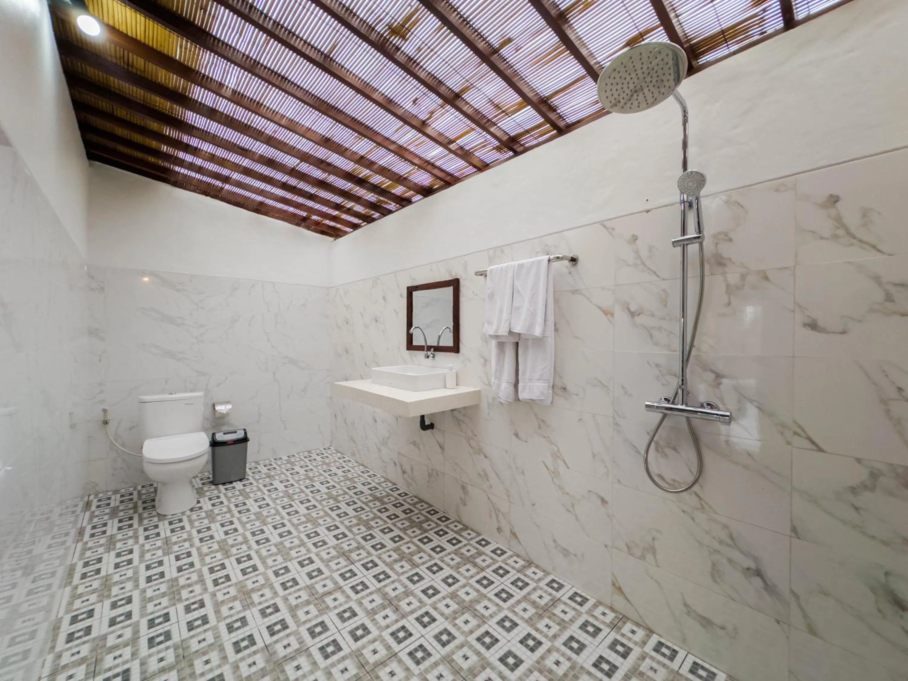 Bathroom in Kubu Manah Ubud