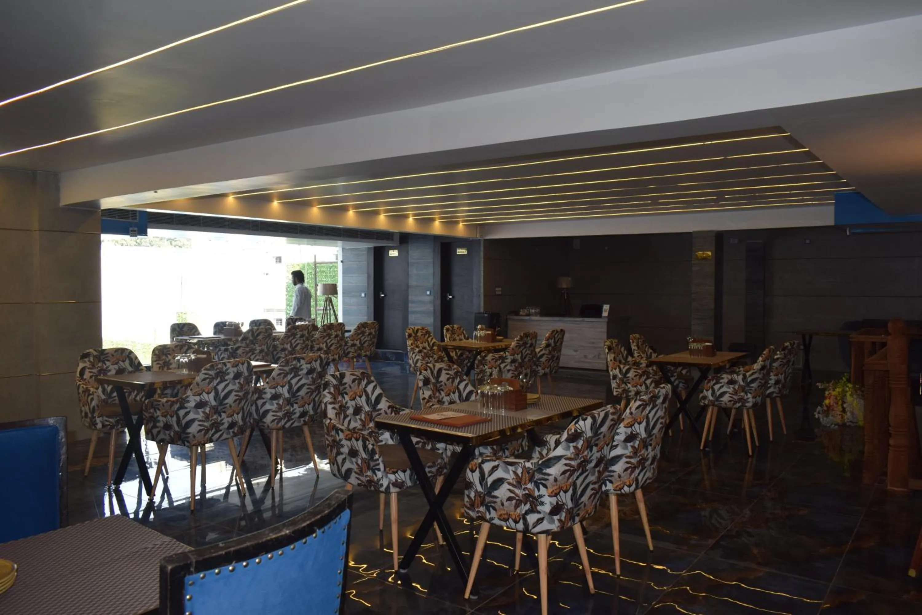 Restaurant/places to eat in Country Ambience Hotel By Jags City Mall