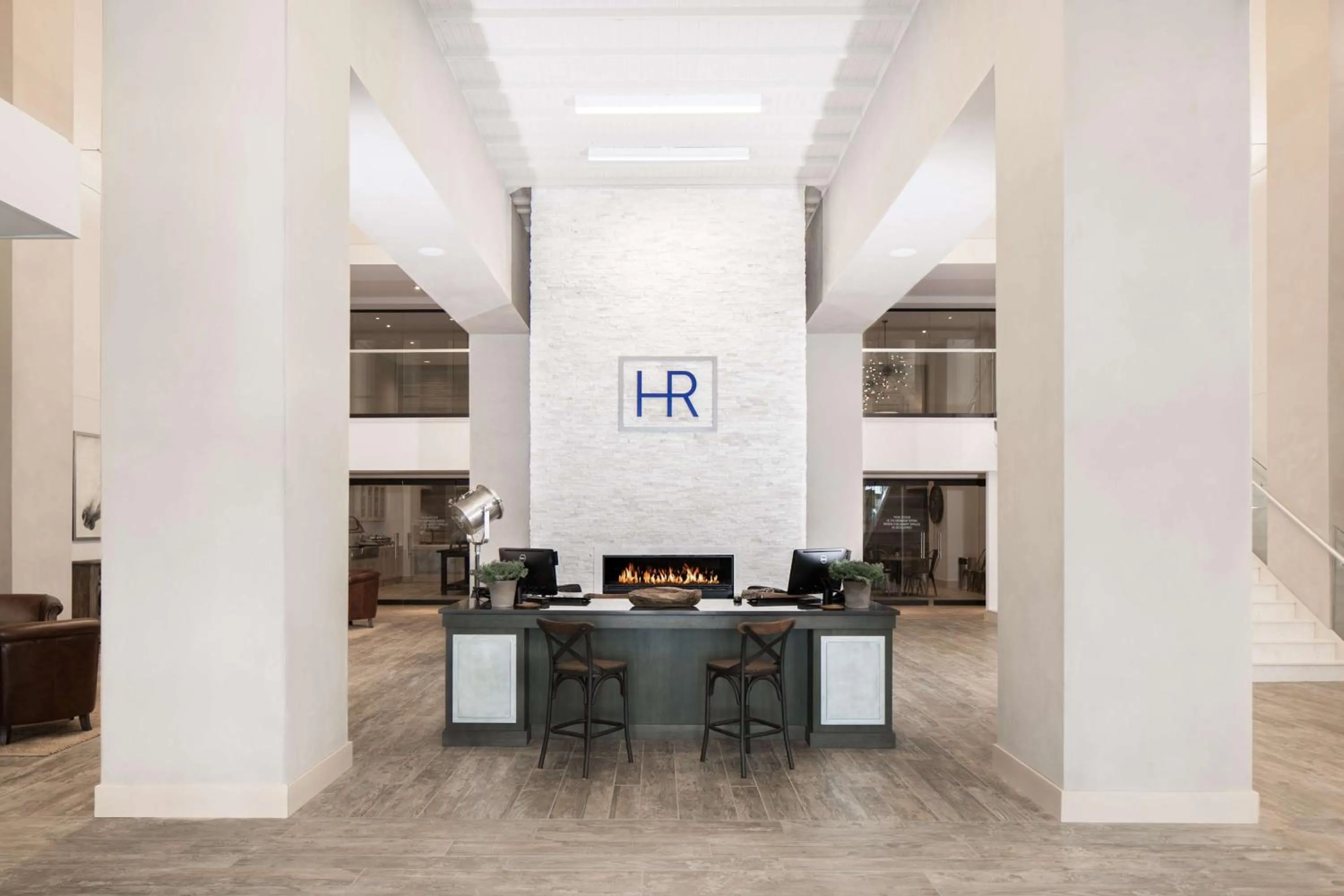 Lobby or reception in Hotel Renovo Des Moines Urbandale,Tapestry Collection Hilton