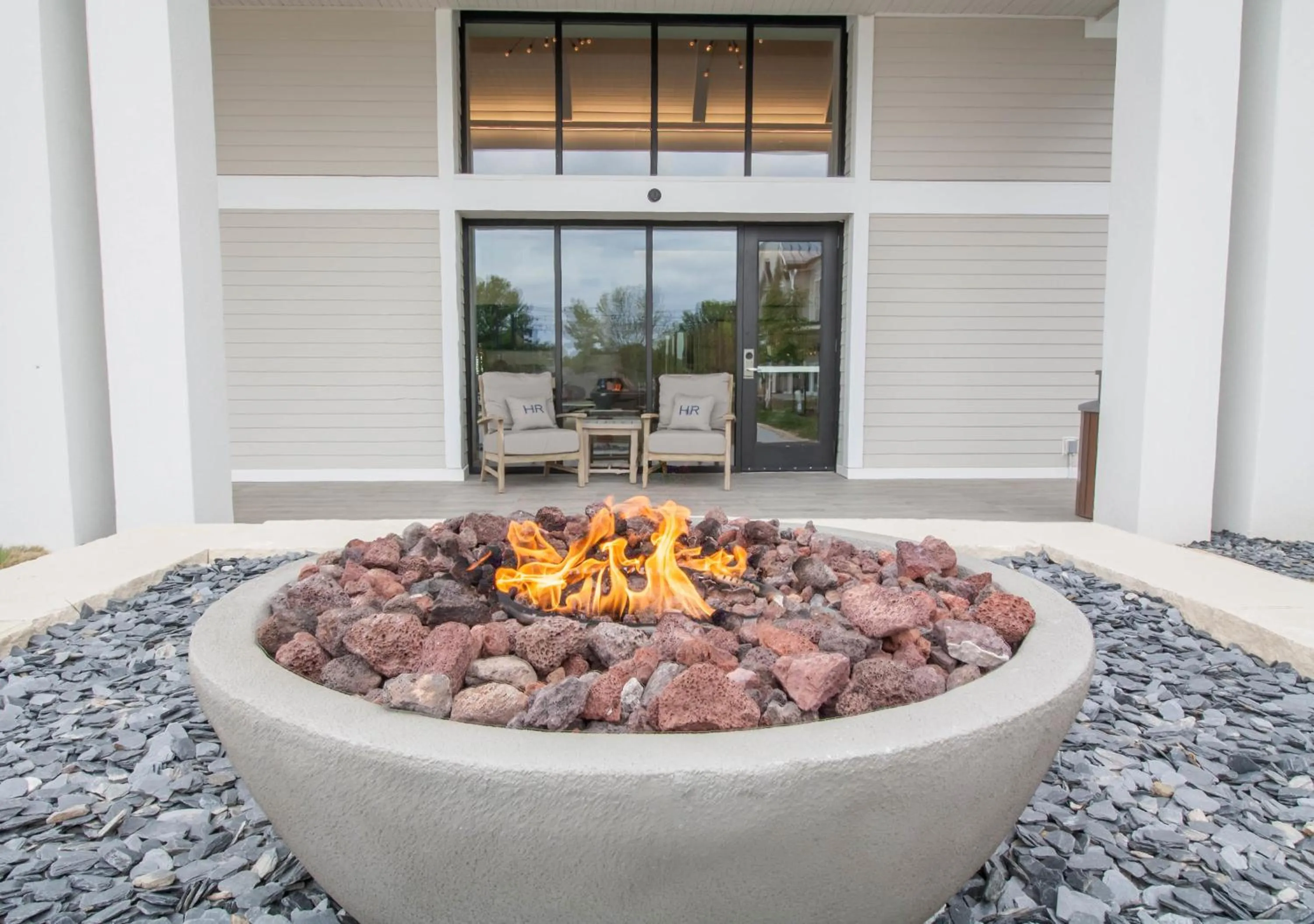 fireplace in Hotel Renovo Des Moines Urbandale,Tapestry Collection Hilton