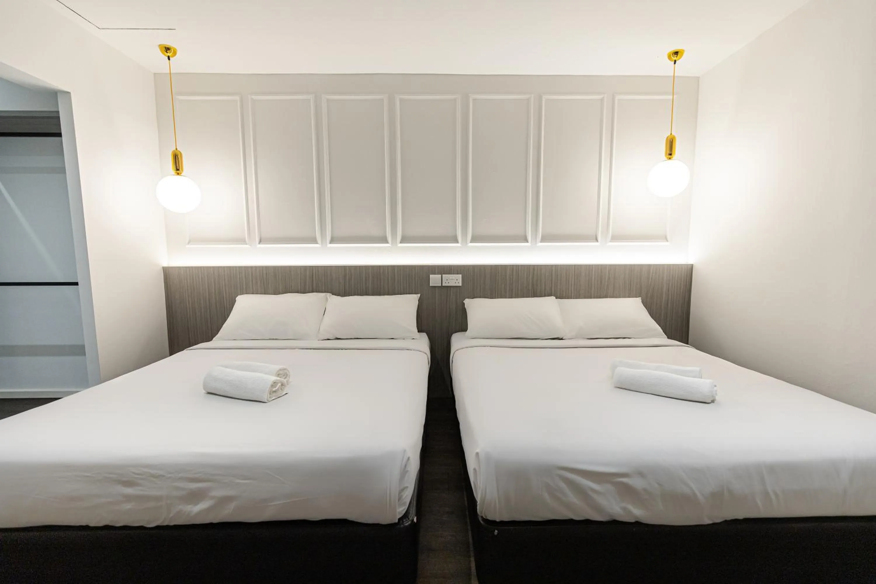 Bed in Philip Hotel at Little India