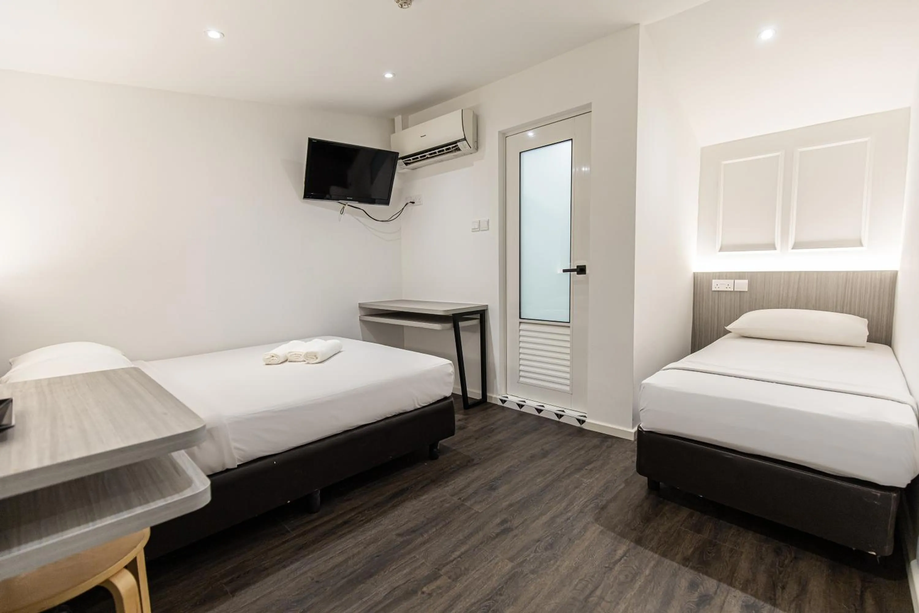 Bed in Philip Hotel at Little India