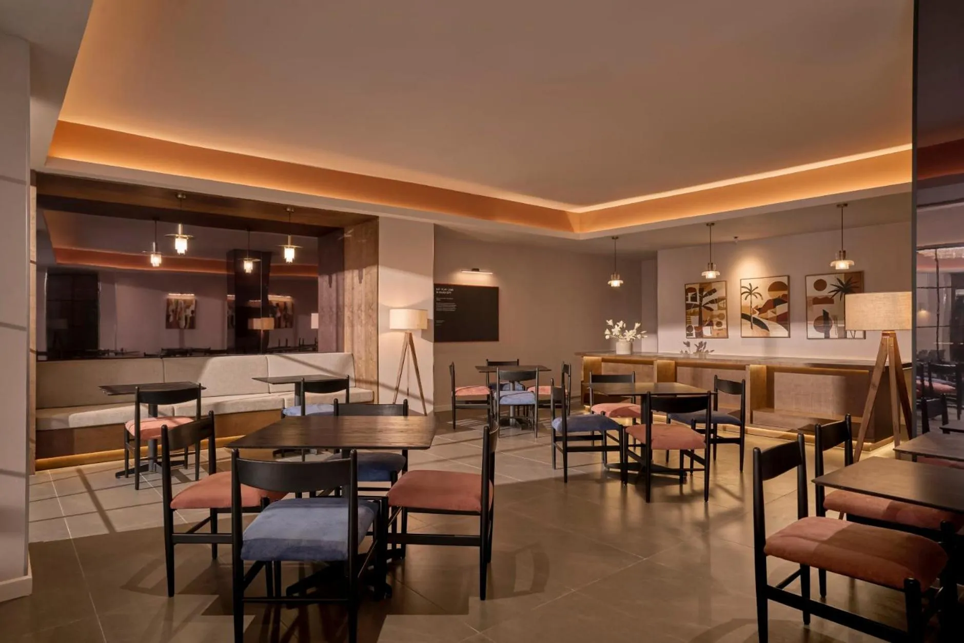 Restaurant/places to eat in M Village Hotel Thợ Nhuộm