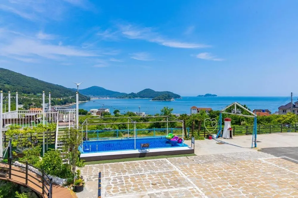 Geoje Harakeke Pension