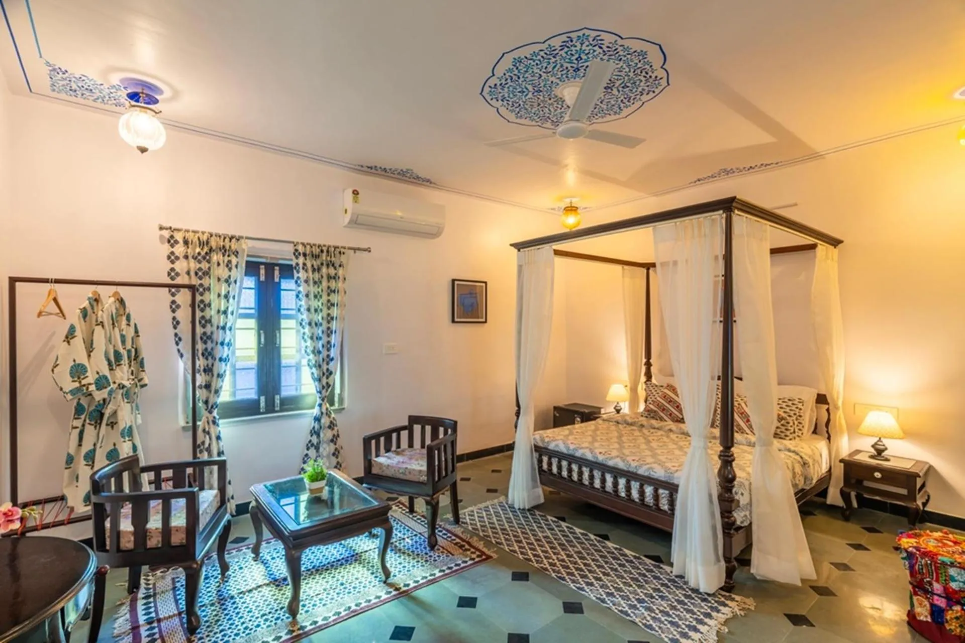 Photo of the whole room, Bed in Indulge Udaipur by Pack