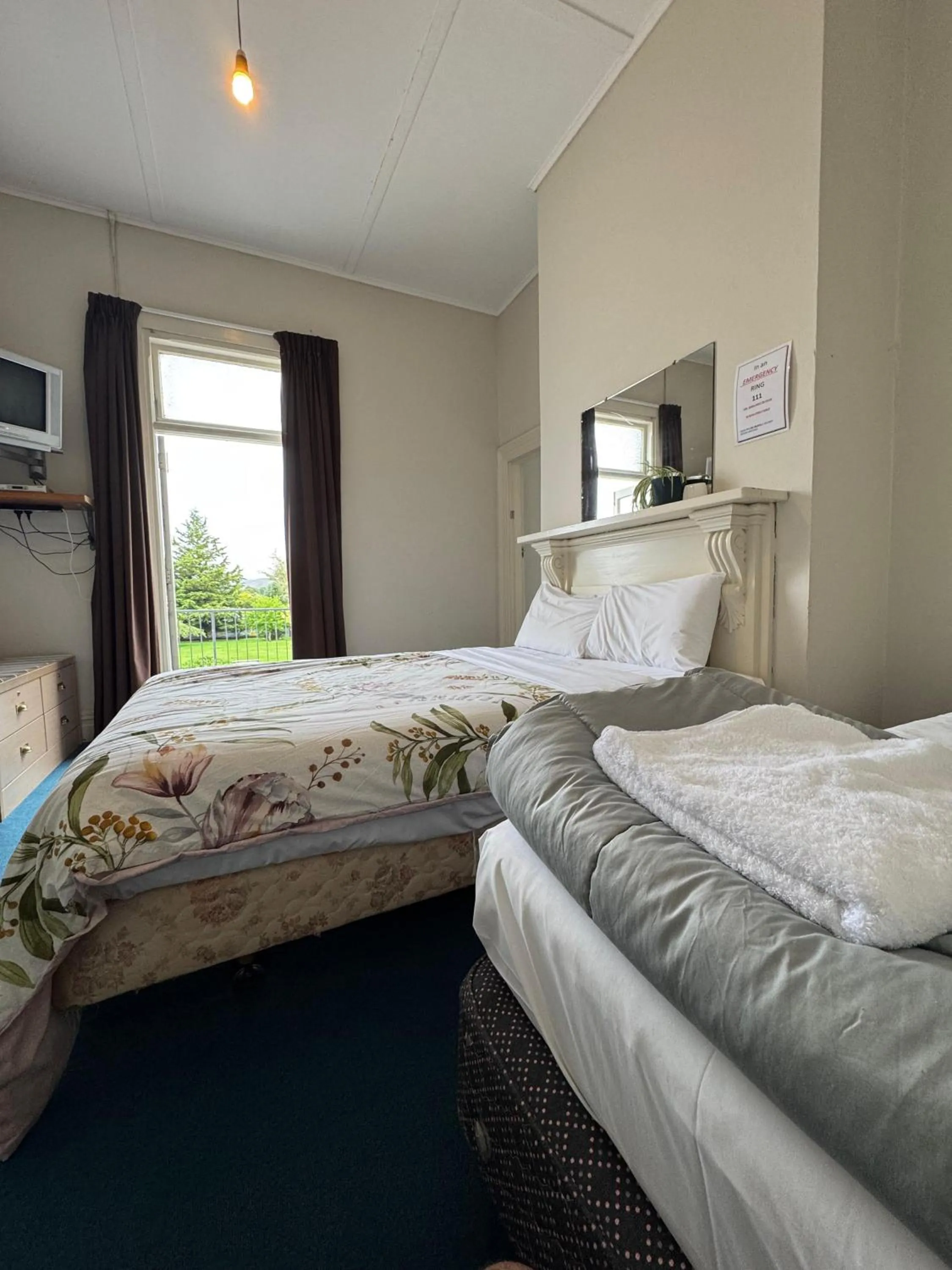 Bed in Gladstone Hotel