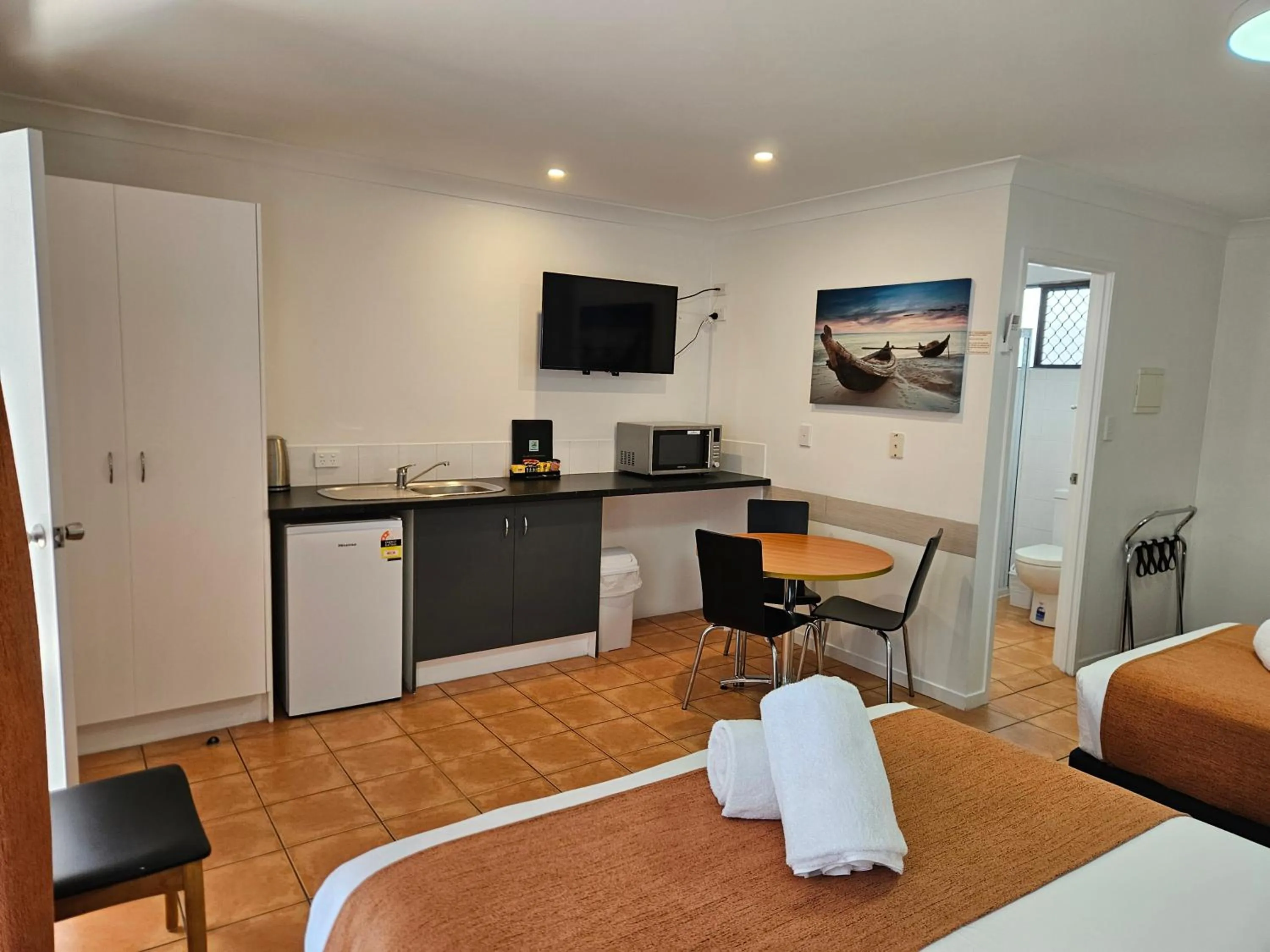 Bathroom in Cleveland Motor Inn